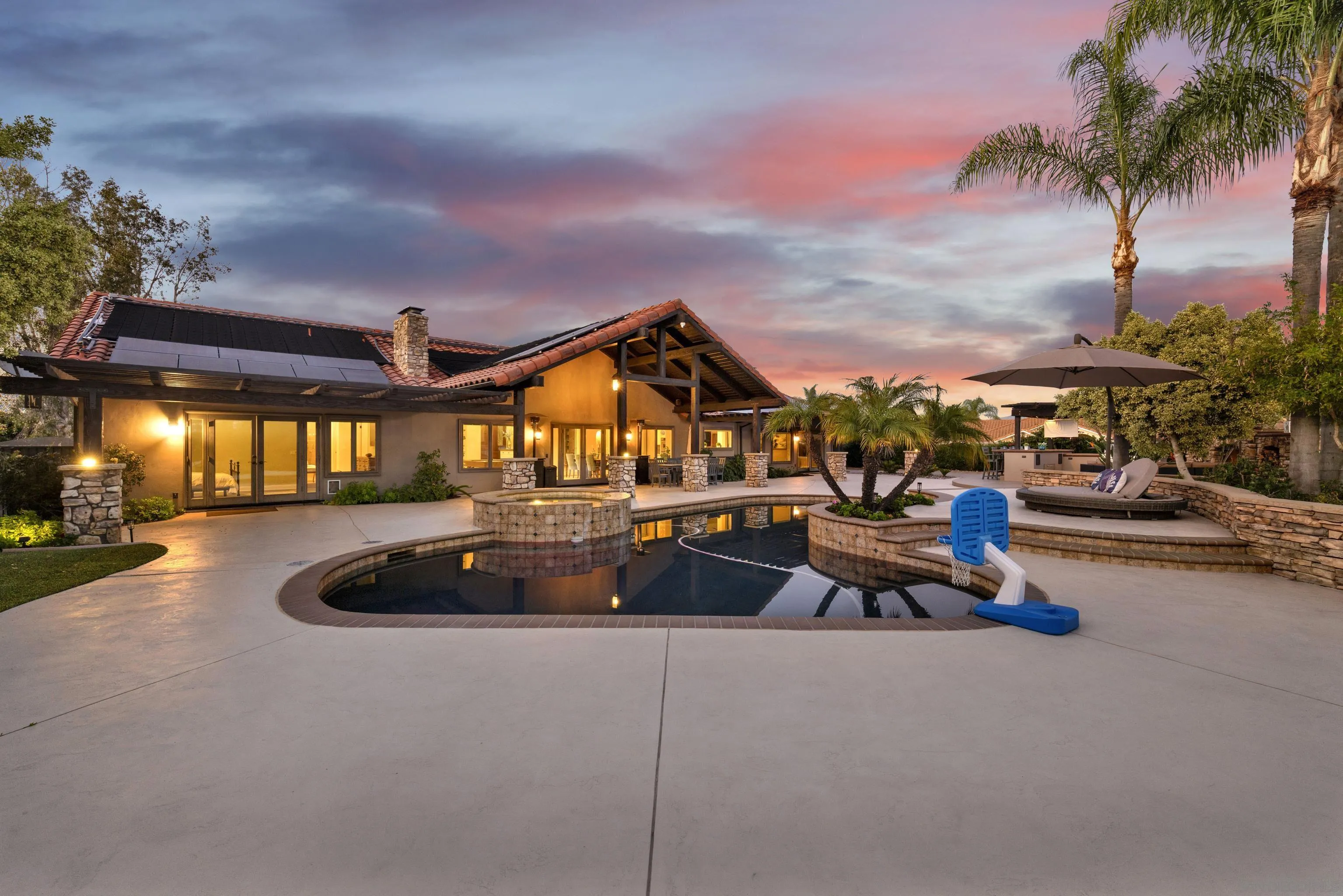 https://cdn.realtyfeed.com/cdn/127/260003894/306998d057fbb75e632c9e2955e305c0.webp