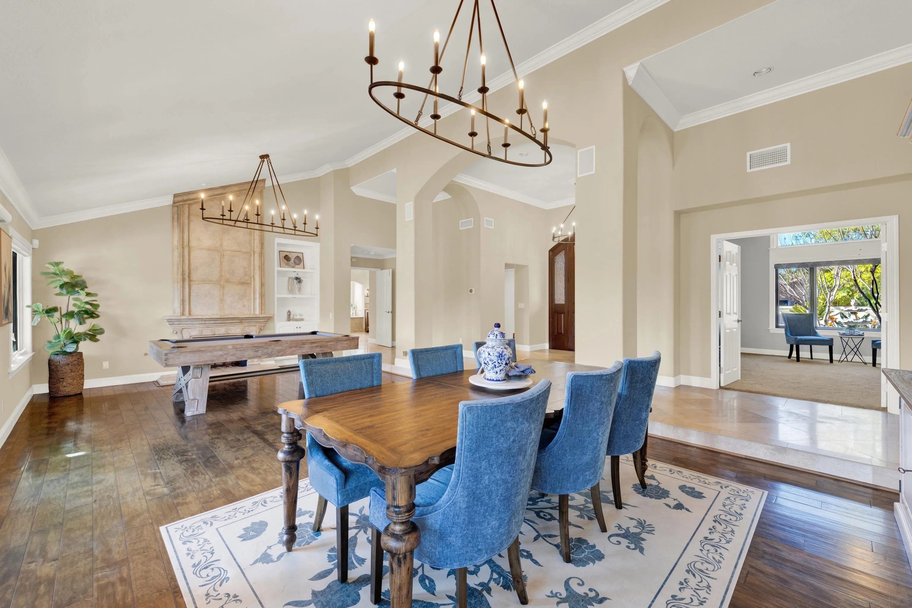 https://cdn.realtyfeed.com/cdn/127/260003894/464cb93438c83e408d9961891a3ab3c3.webp