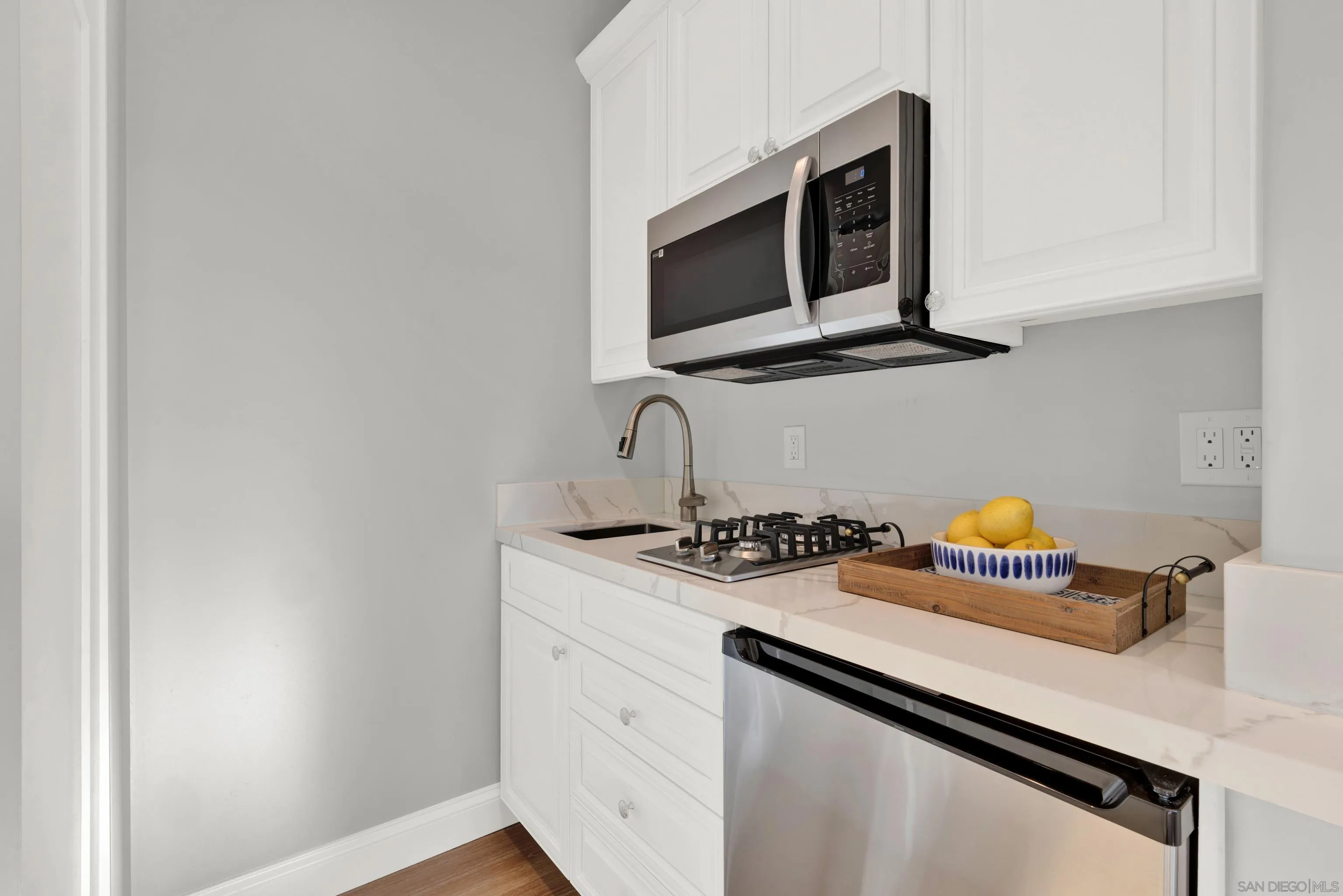 https://cdn.realtyfeed.com/cdn/127/260003894/4b1297ed968960afe0ba58566f5956e5.webp