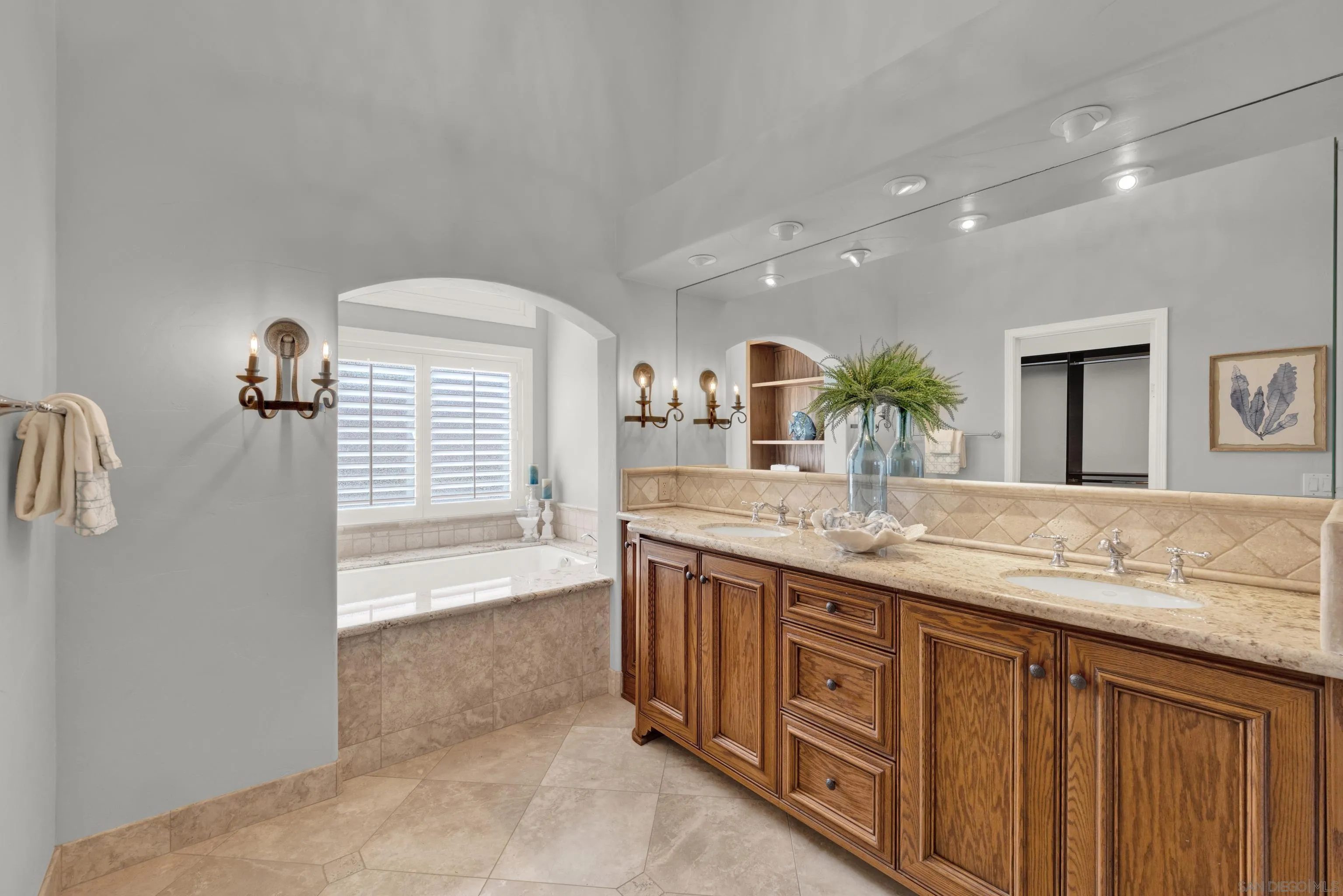 https://cdn.realtyfeed.com/cdn/127/260003894/5b438dc4085f862614579fe4738d1750.webp