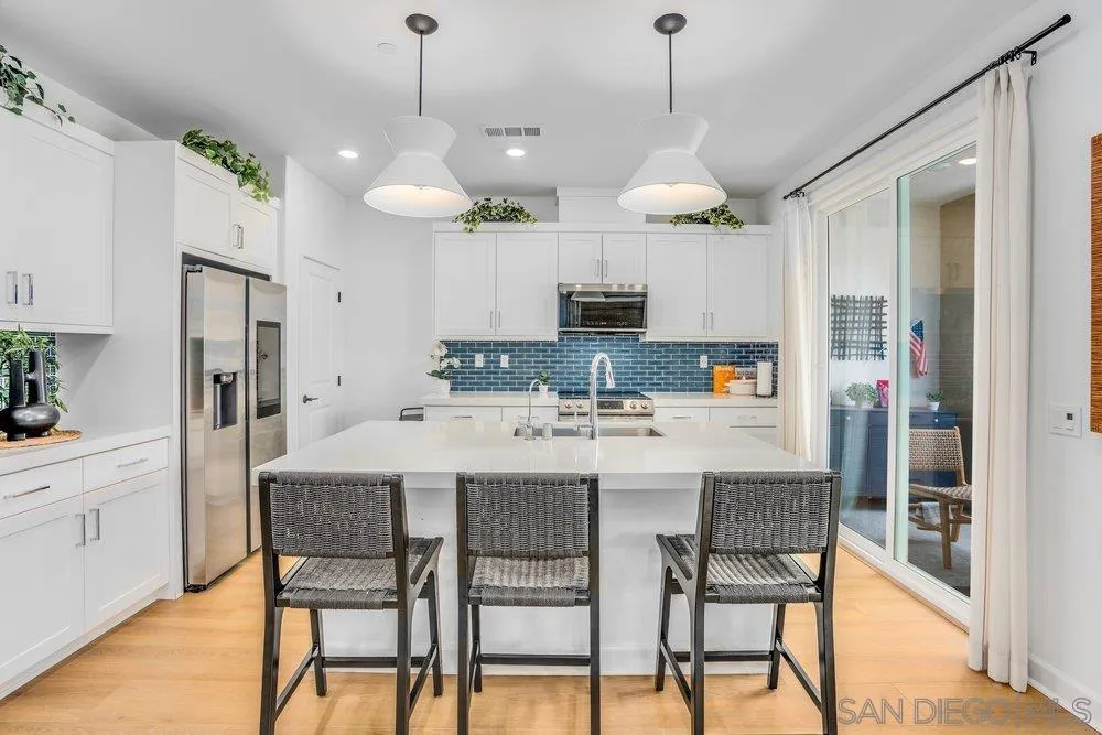 Photo #3: 260003895 Listing: Photo #3