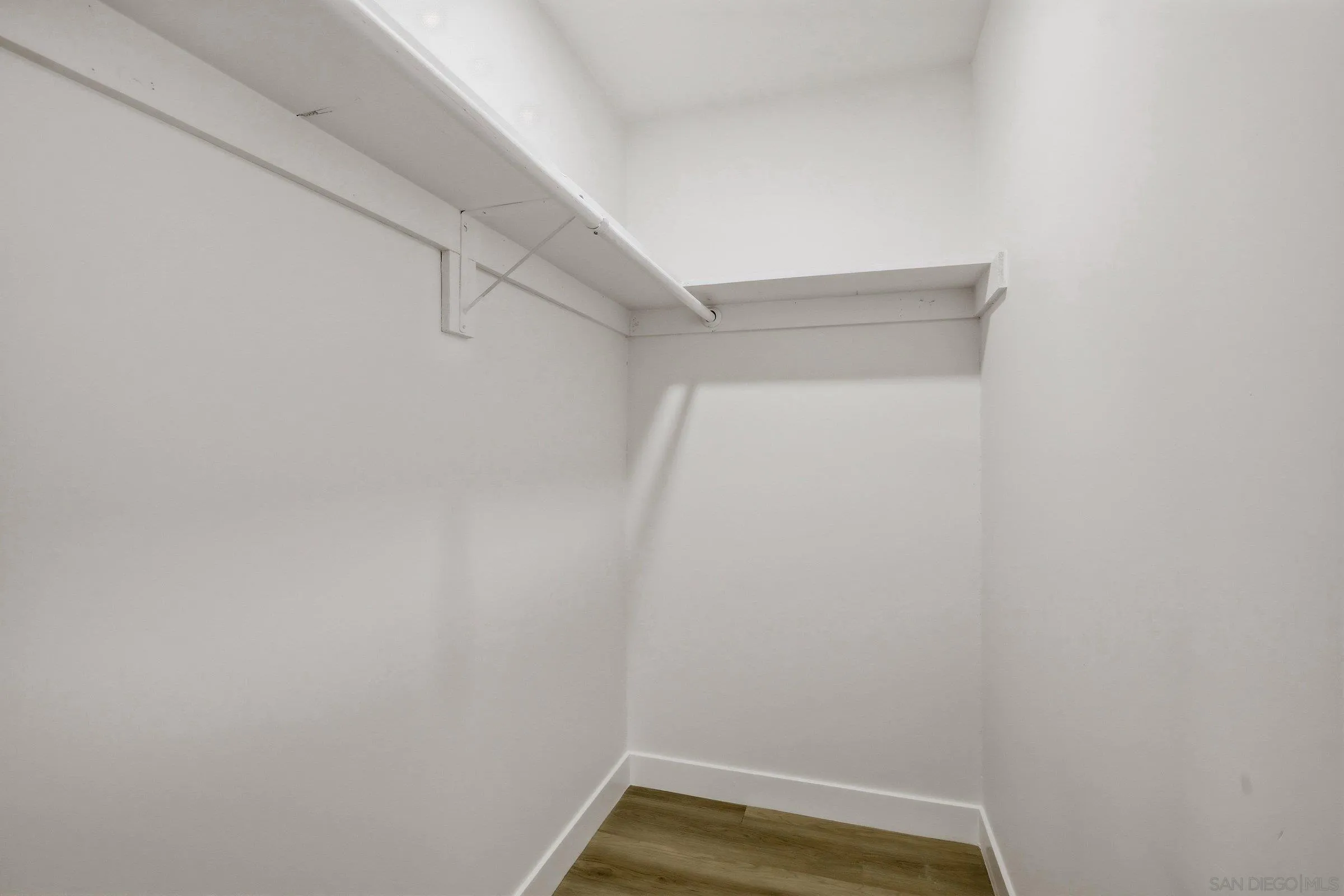 https://cdn.realtyfeed.com/cdn/127/260003898/4fd0b15c698556455f5479b7021c8568.webp