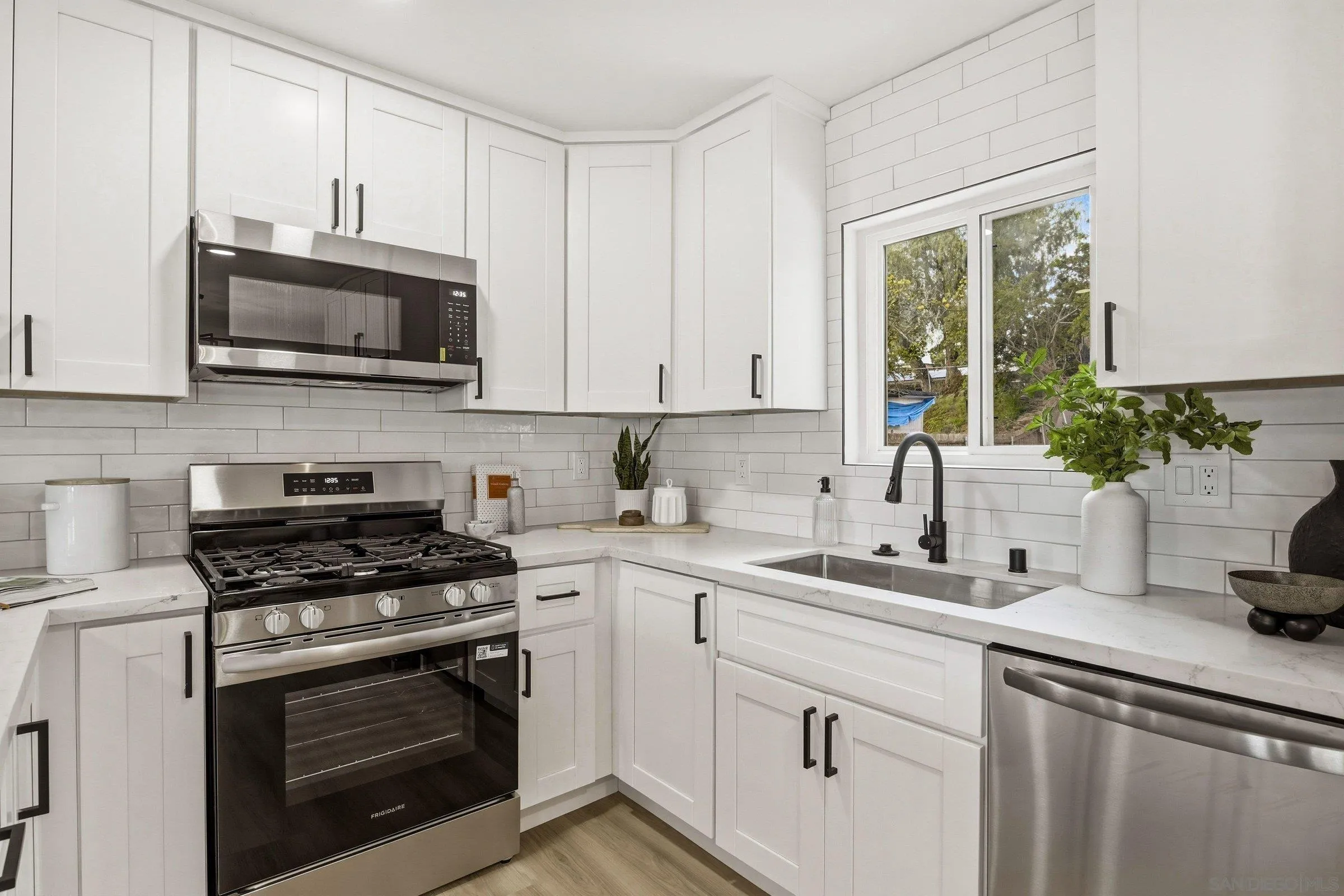 https://cdn.realtyfeed.com/cdn/127/260003898/6cad20752b139c63a2f82366d705fc8c.webp