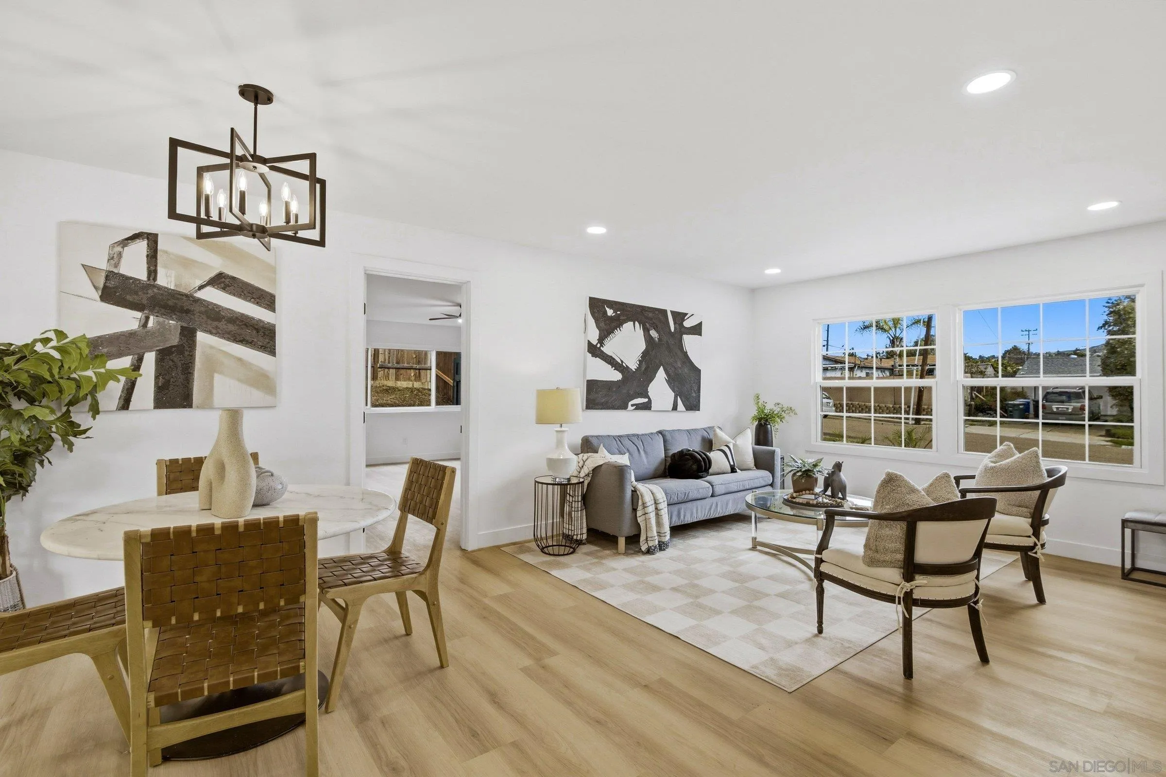 https://cdn.realtyfeed.com/cdn/127/260003898/8093f445e168f5c49f865c99868af81b.webp