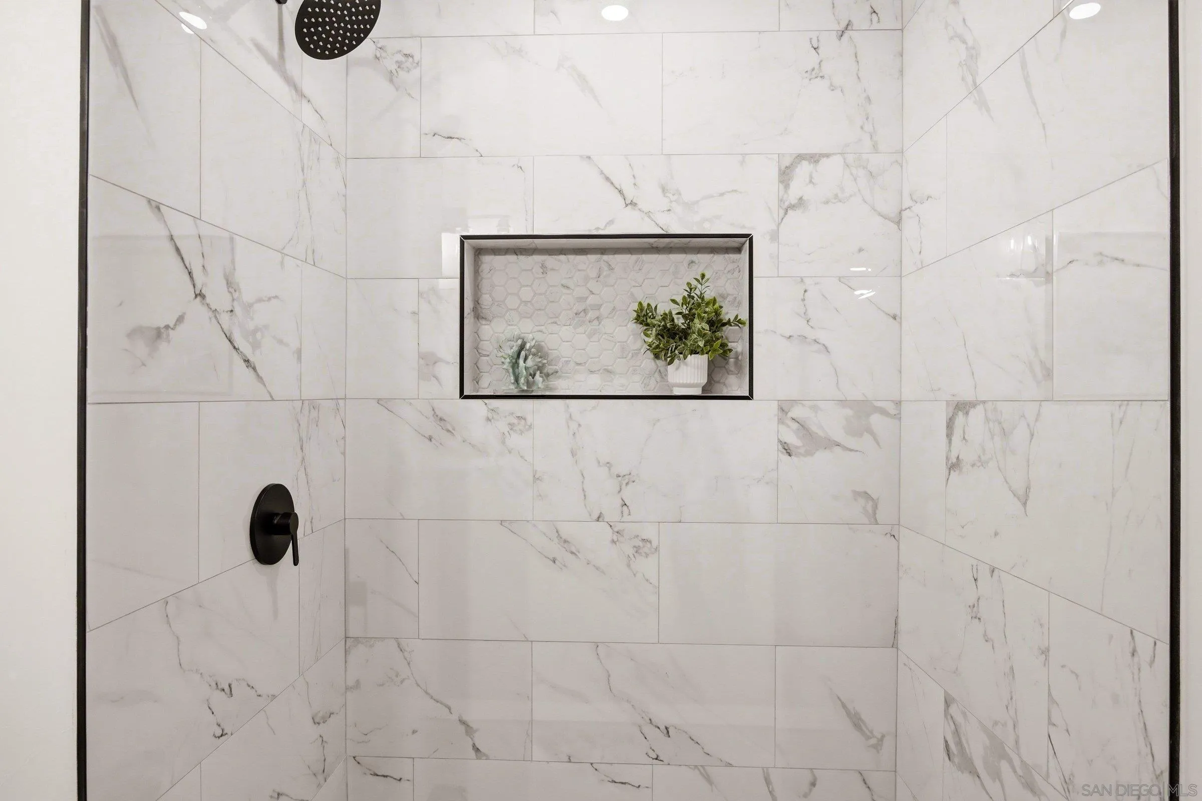 https://cdn.realtyfeed.com/cdn/127/260003898/a5790b58c525735695296ea3d6fc3f21.webp