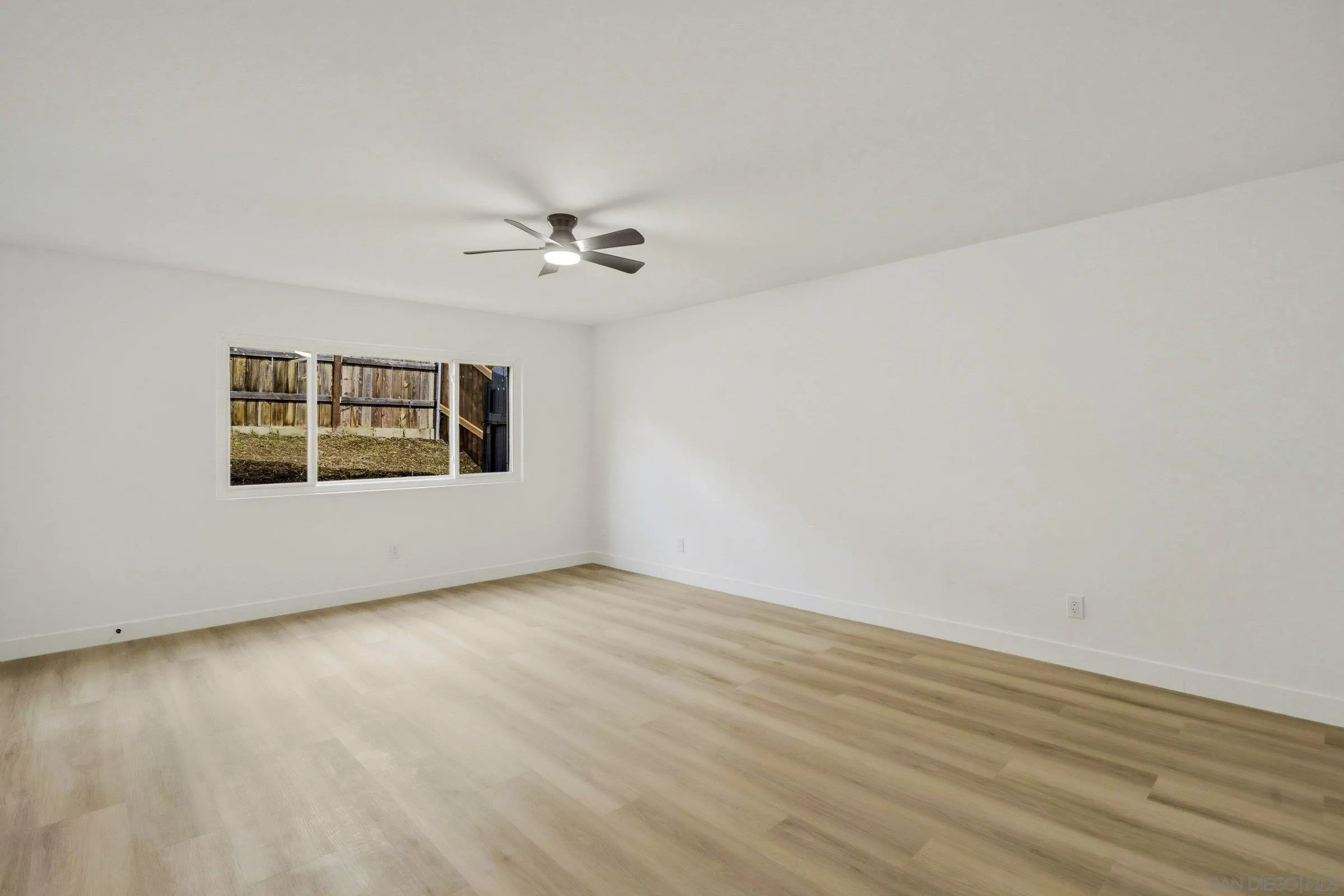 https://cdn.realtyfeed.com/cdn/127/260003898/cca108bf6ba8bb703f3faa4208718b11.webp