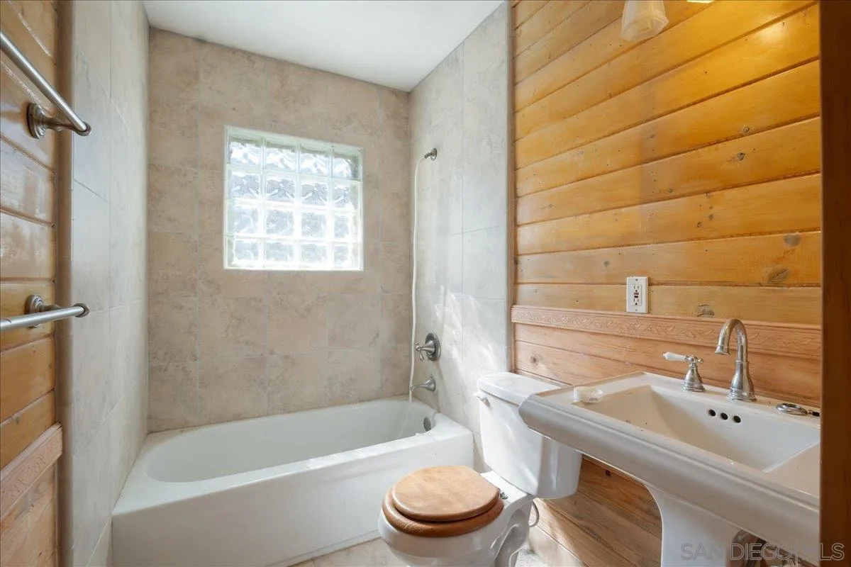 https://cdn.realtyfeed.com/cdn/127/260003899/be0b9ab3515784f6f817a7357d28504a.webp
