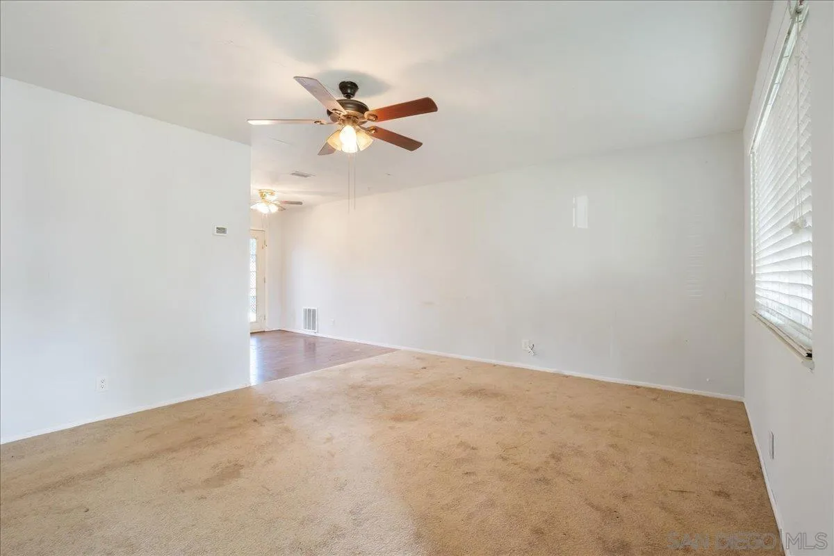 https://cdn.realtyfeed.com/cdn/127/260003899/c3c7208d306276a56d7a871e10c37e6e.webp