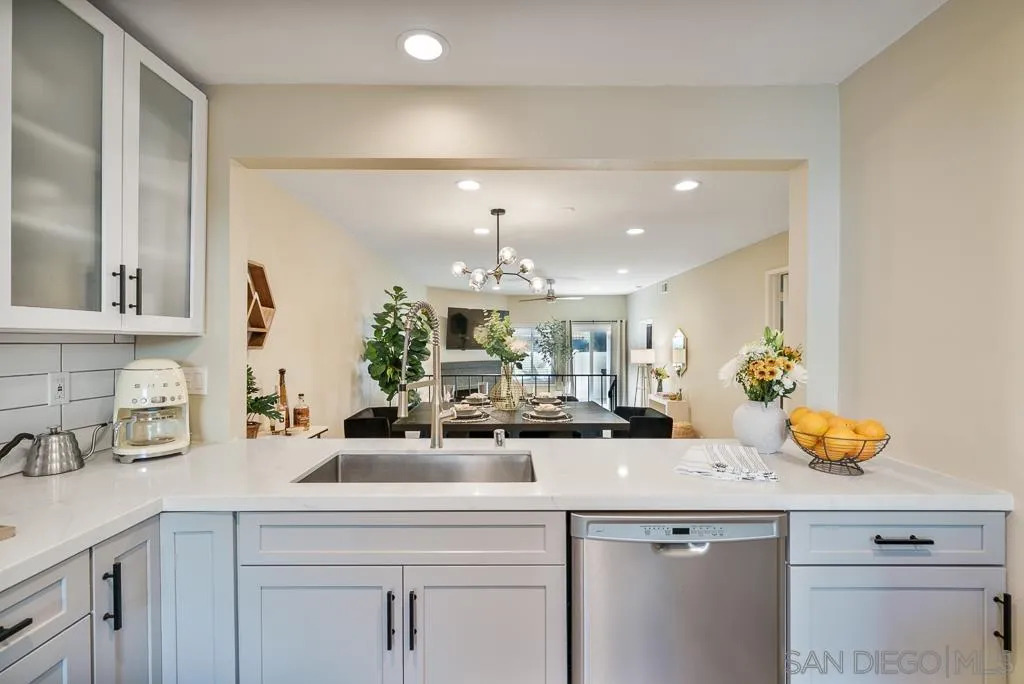 Photo #10: 260003900 Listing: Photo #10