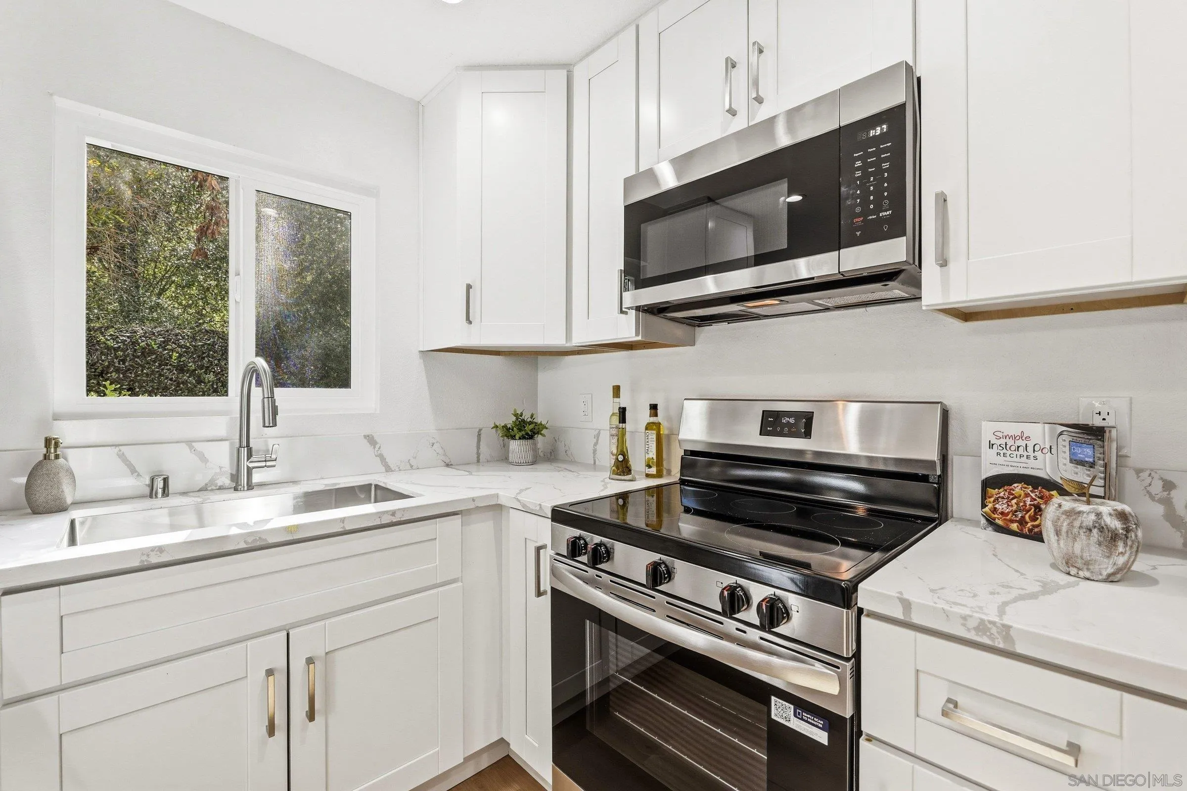 Photo #15: 260003901 Listing: Photo #15