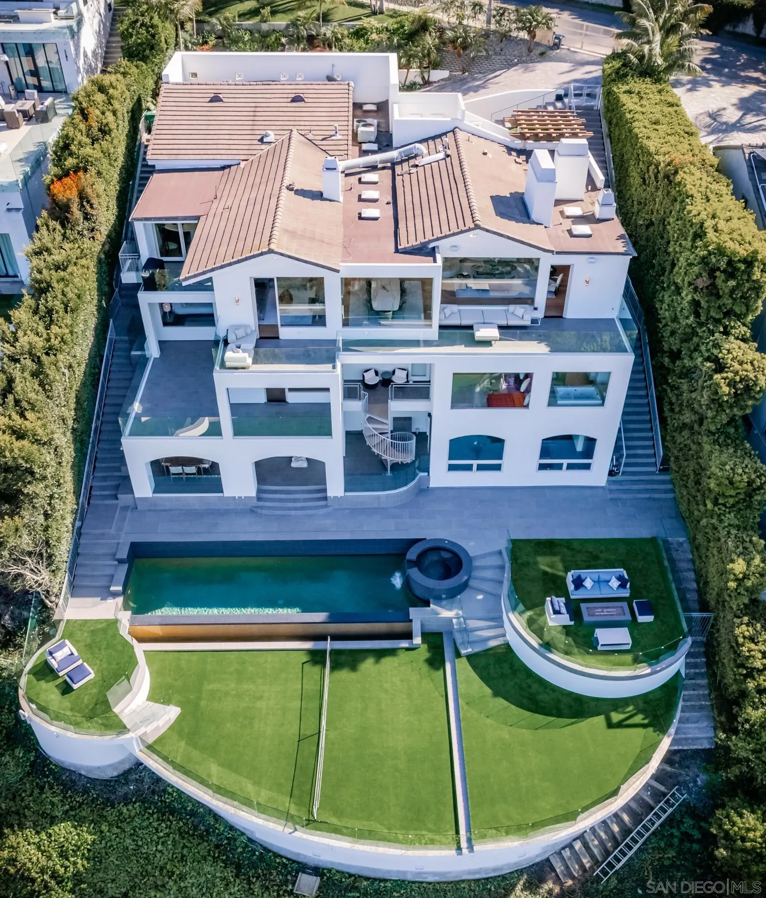 https://cdn.realtyfeed.com/cdn/127/260003904/12db5c9efc6b37d7edd576b203533c22.webp