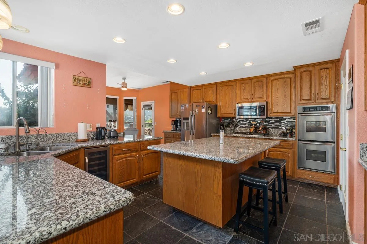 https://cdn.realtyfeed.com/cdn/127/260003905/6aab85ead2168703474e2d9dc3854a04.webp