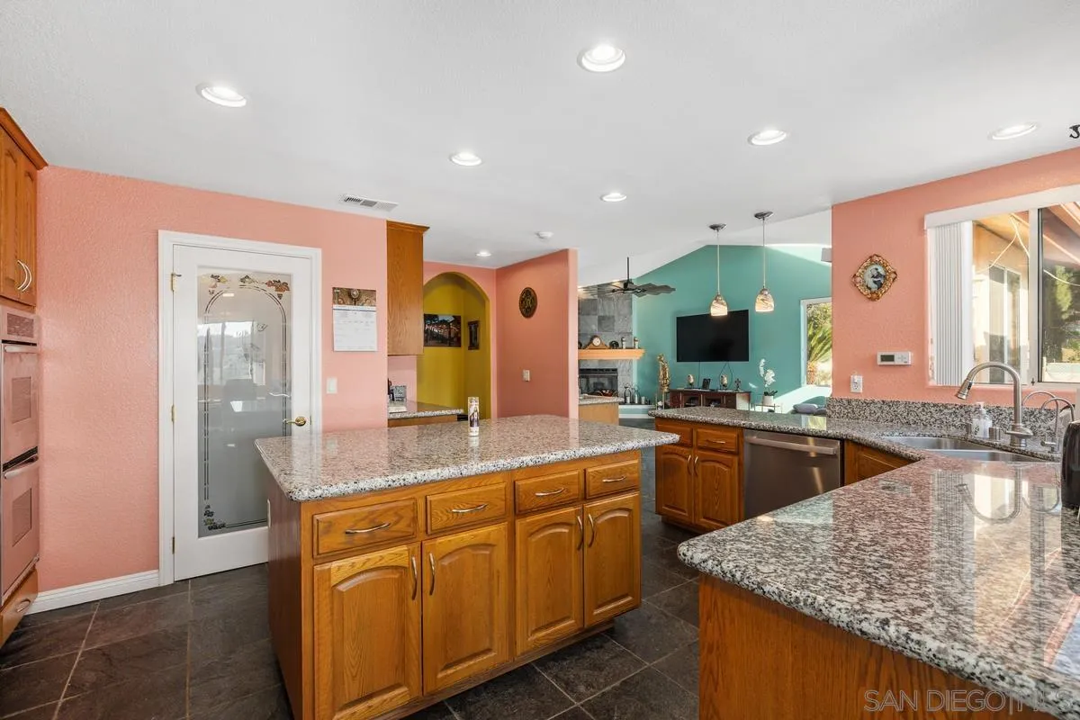 https://cdn.realtyfeed.com/cdn/127/260003905/868644b858358fbc0079dd685ab8b4cb.webp