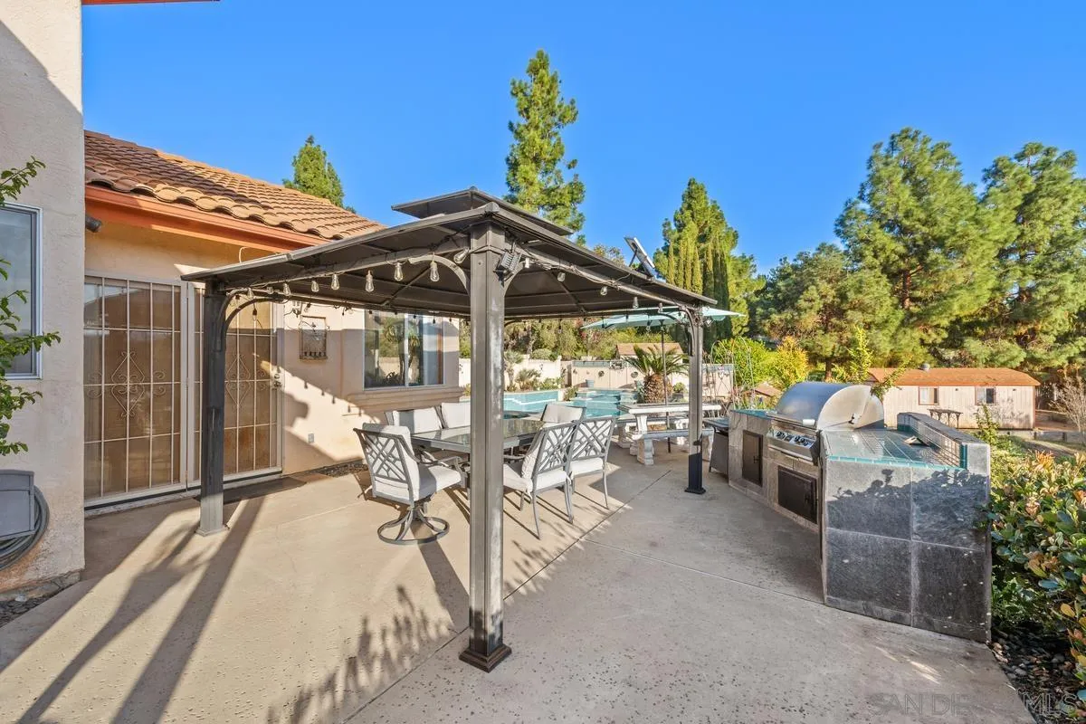 https://cdn.realtyfeed.com/cdn/127/260003905/924ec90e5b1e0222d9c42dbf89e35a39.webp