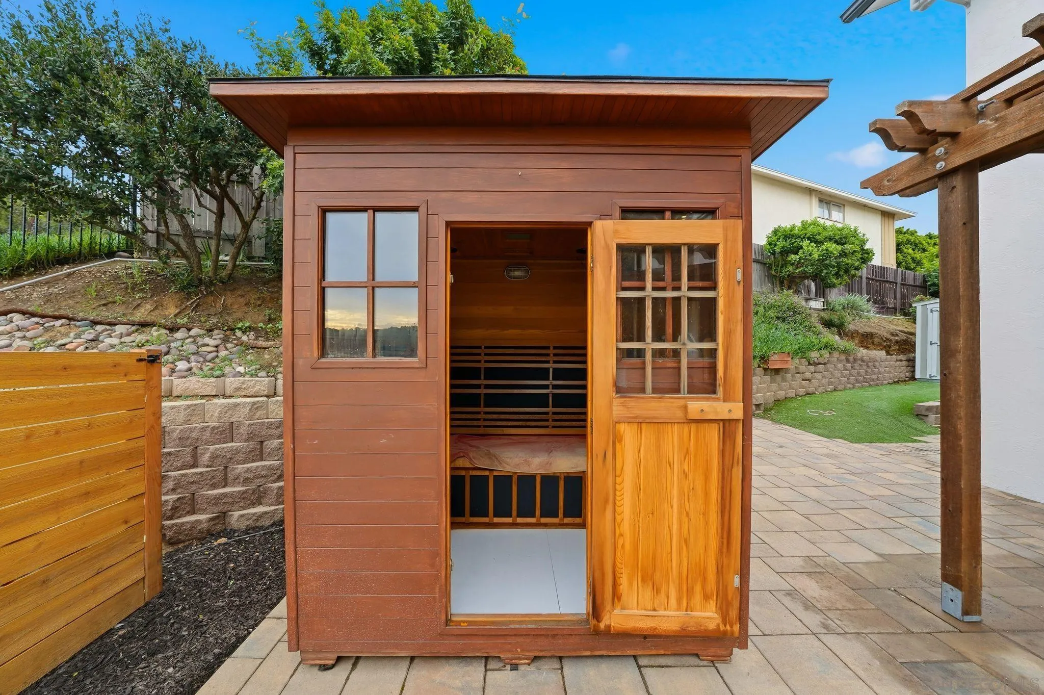 https://cdn.realtyfeed.com/cdn/127/260003906/254700dc951254e01f3a85f16352dbed.webp