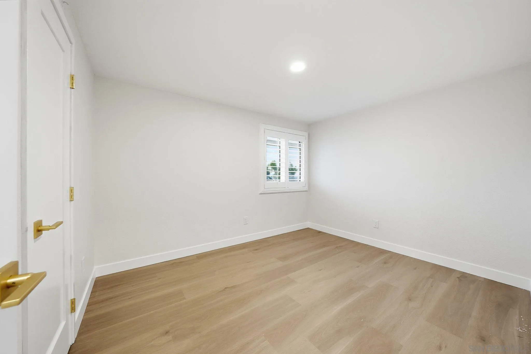 https://cdn.realtyfeed.com/cdn/127/260003906/5f0743c2db0925714bed1999c4119827.webp
