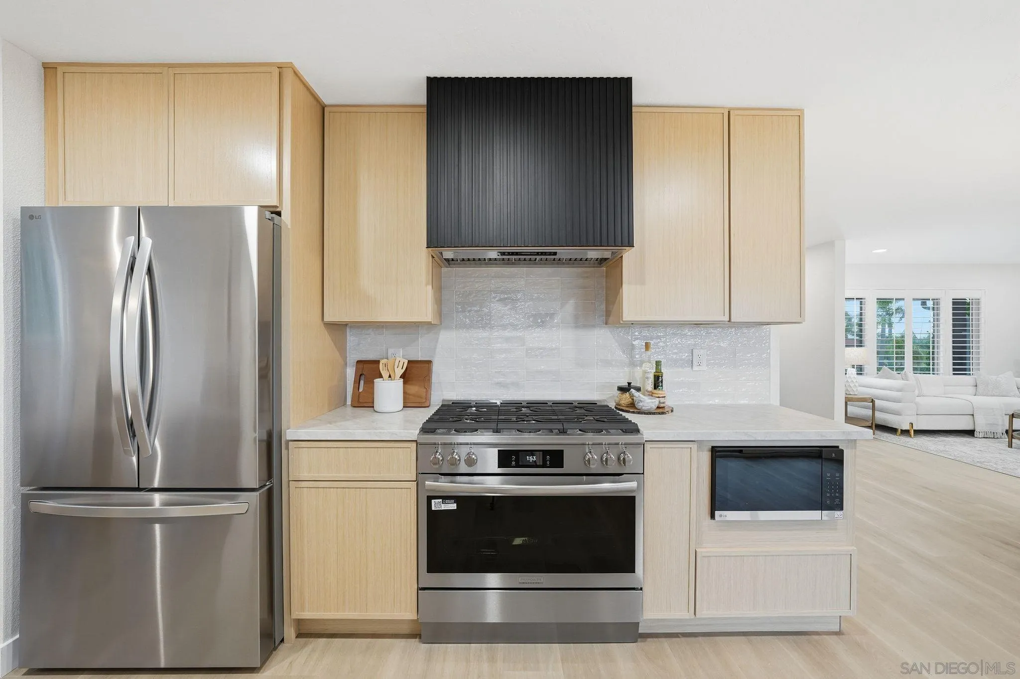 https://cdn.realtyfeed.com/cdn/127/260003906/61f11e3b4a412e9d75678d936d18352f.webp