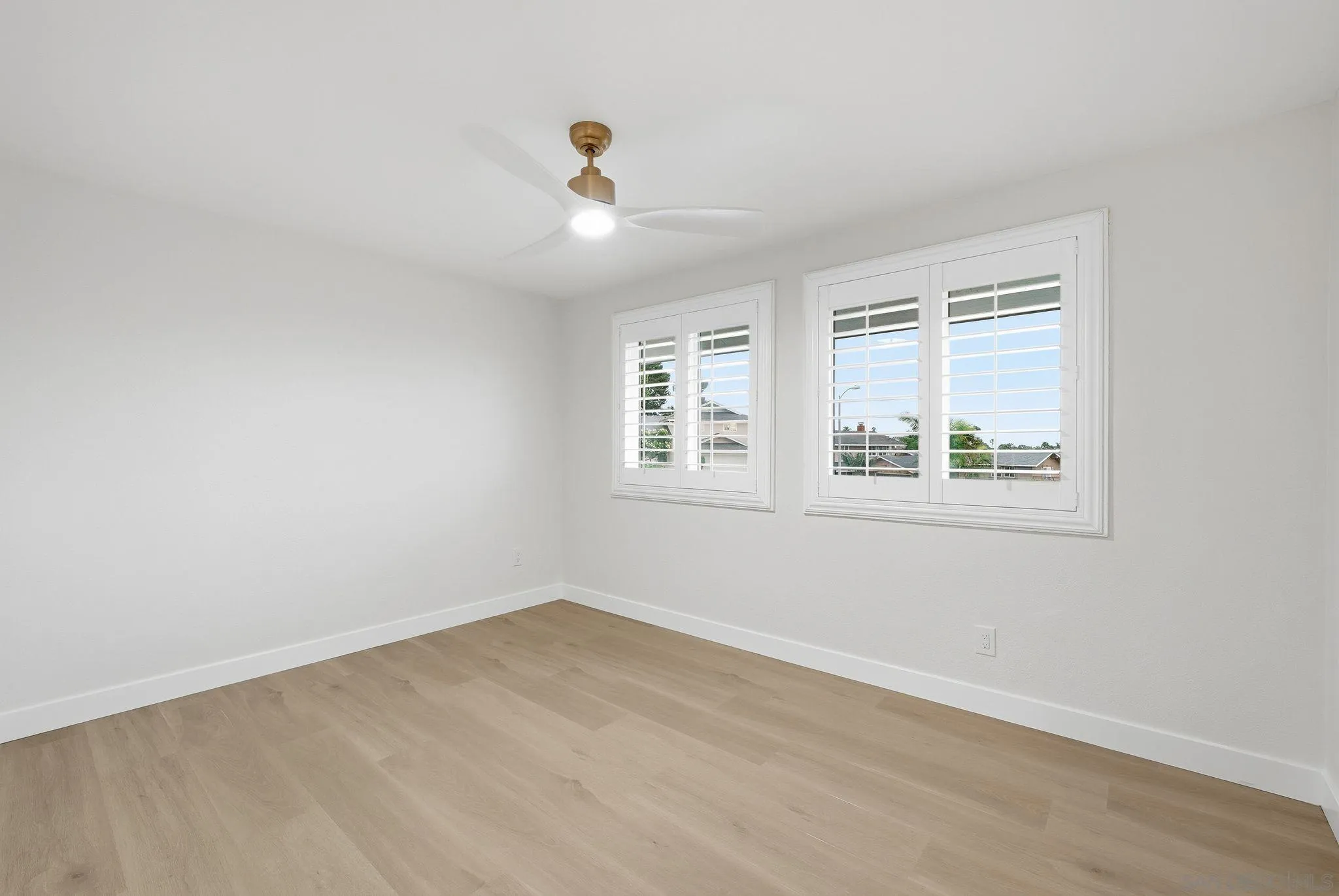 https://cdn.realtyfeed.com/cdn/127/260003906/777a20f49534c0802f91e6b355735b18.webp