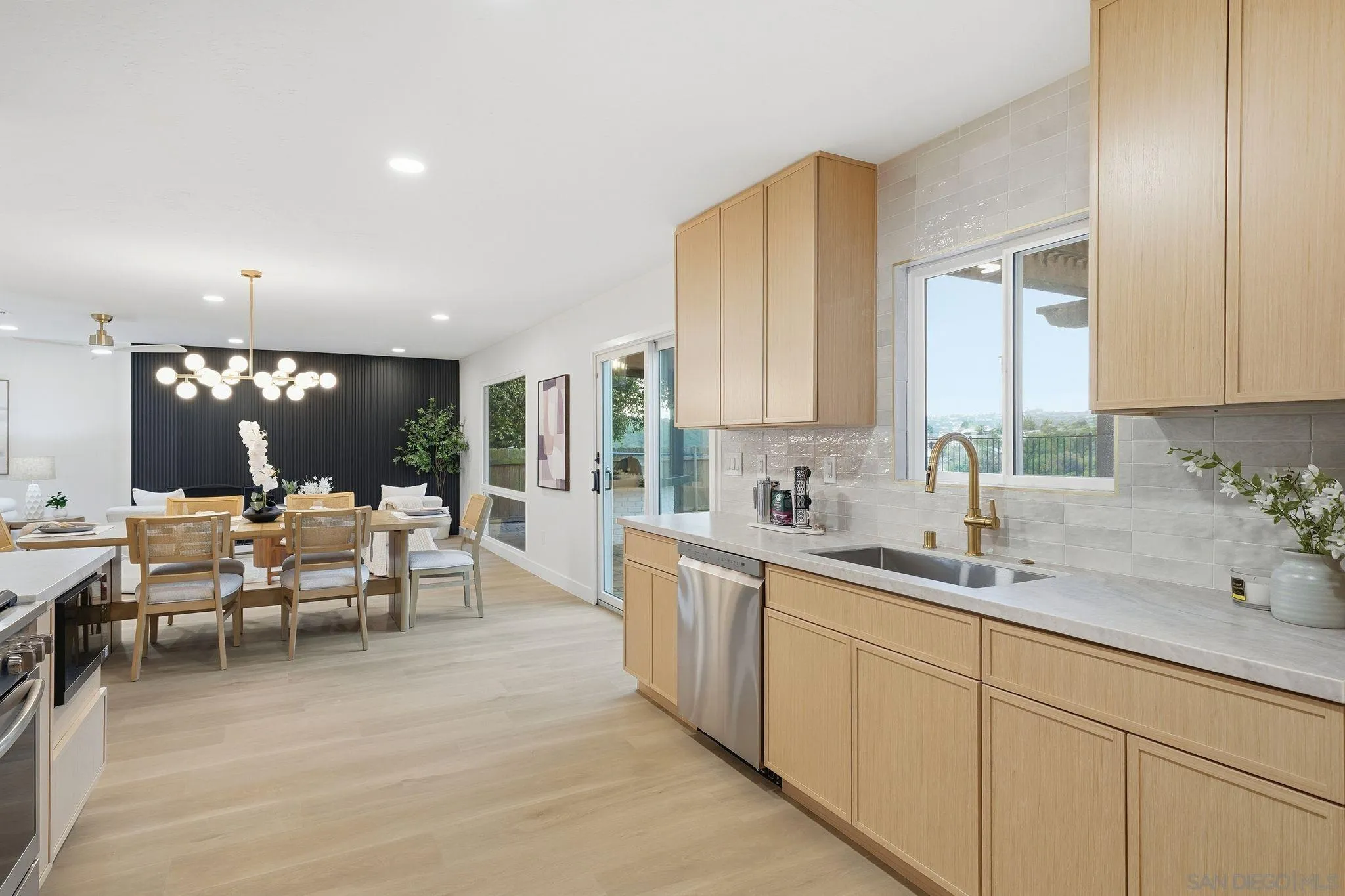 https://cdn.realtyfeed.com/cdn/127/260003906/de64575f617996ff1fd780a8b0ab38e6.webp