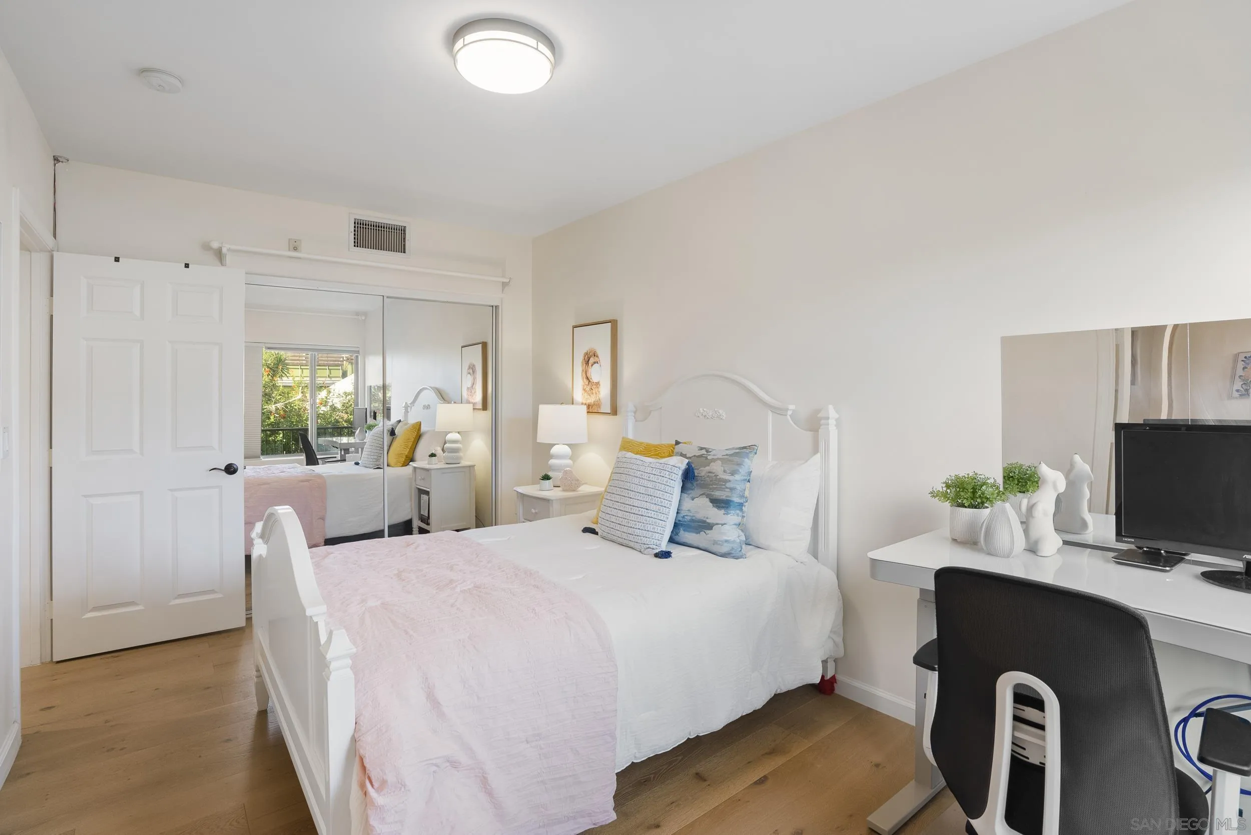 Photo #23: 260003913 Listing: Photo #23