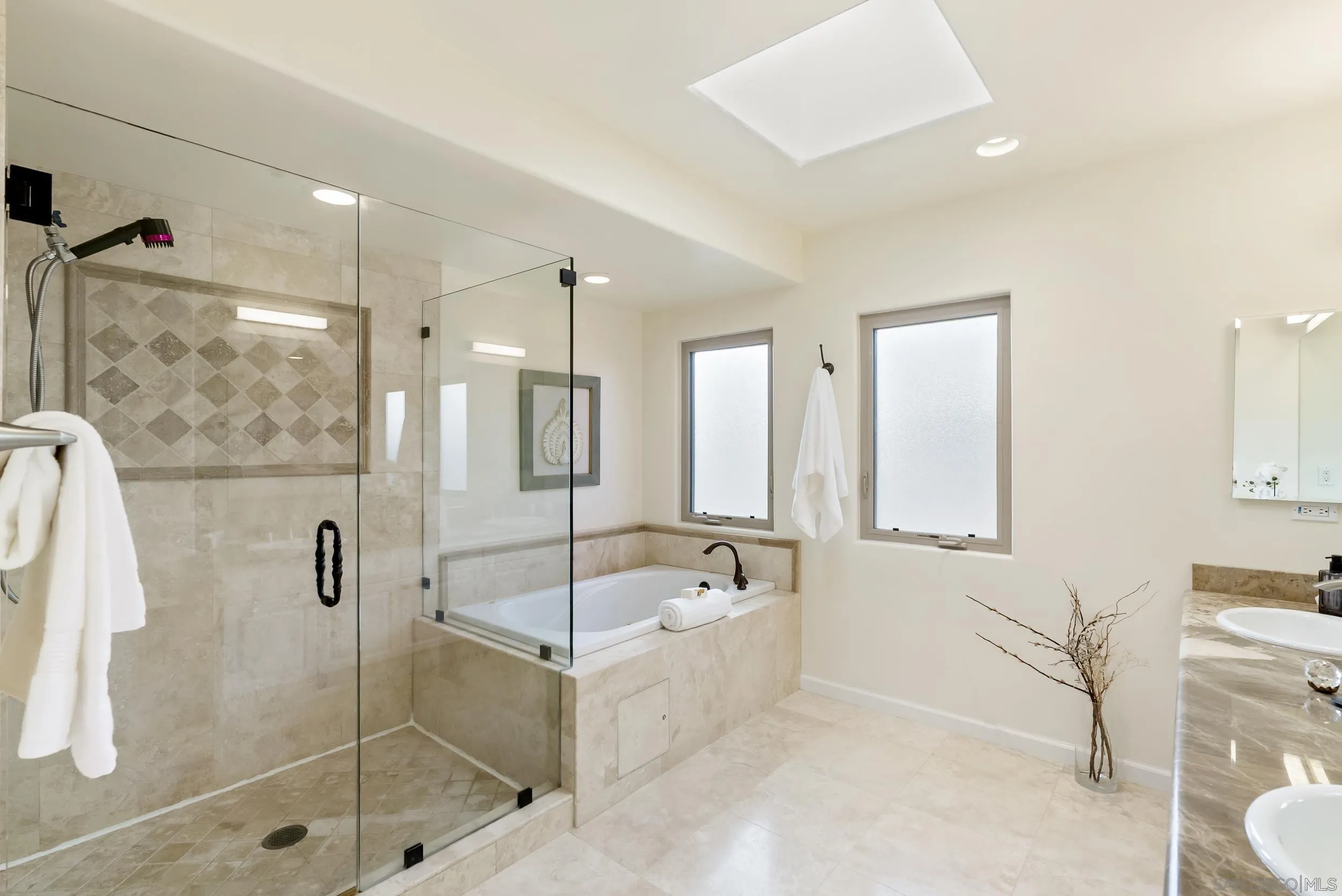 Photo #36: 260003913 Listing: Photo #36