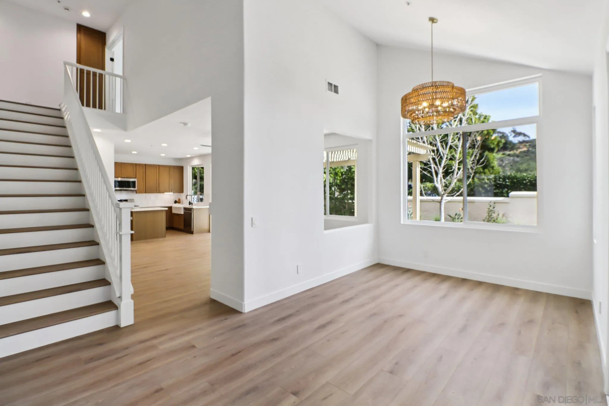 https://cdn.realtyfeed.com/cdn/127/260003915/0d5973d3499b684f2fb90a454ddb2920.webp