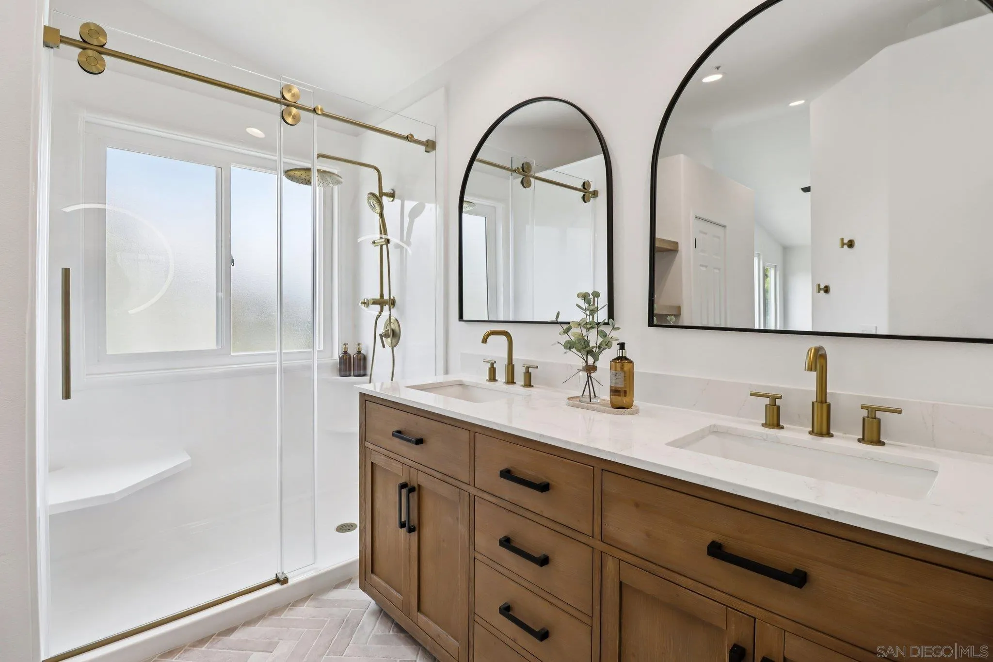 https://cdn.realtyfeed.com/cdn/127/260003915/373074b013ddf8a7f9c97b551aa86b92.webp