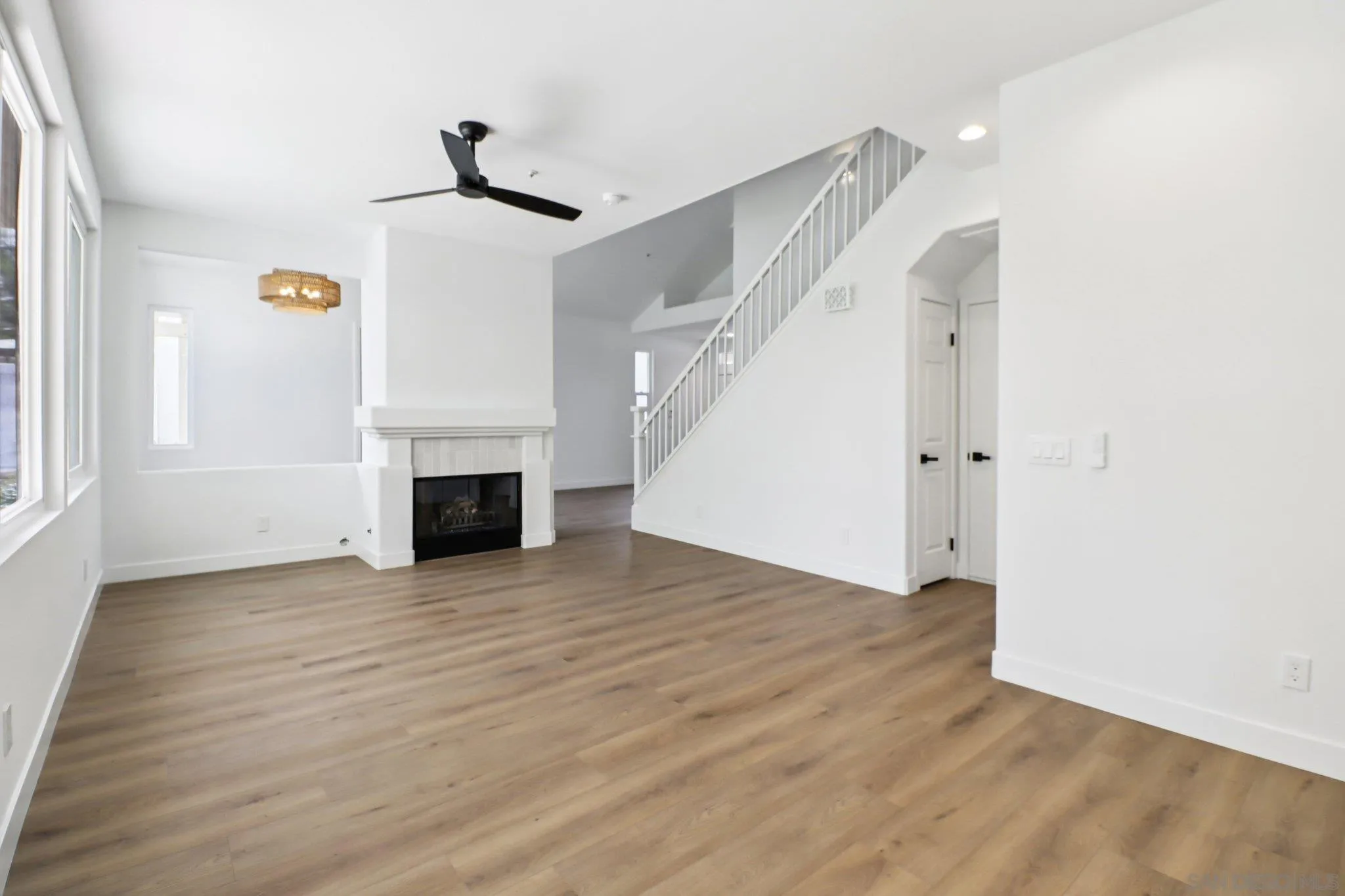 https://cdn.realtyfeed.com/cdn/127/260003915/54020b88104df358a6ee6d18f7dc1855.webp