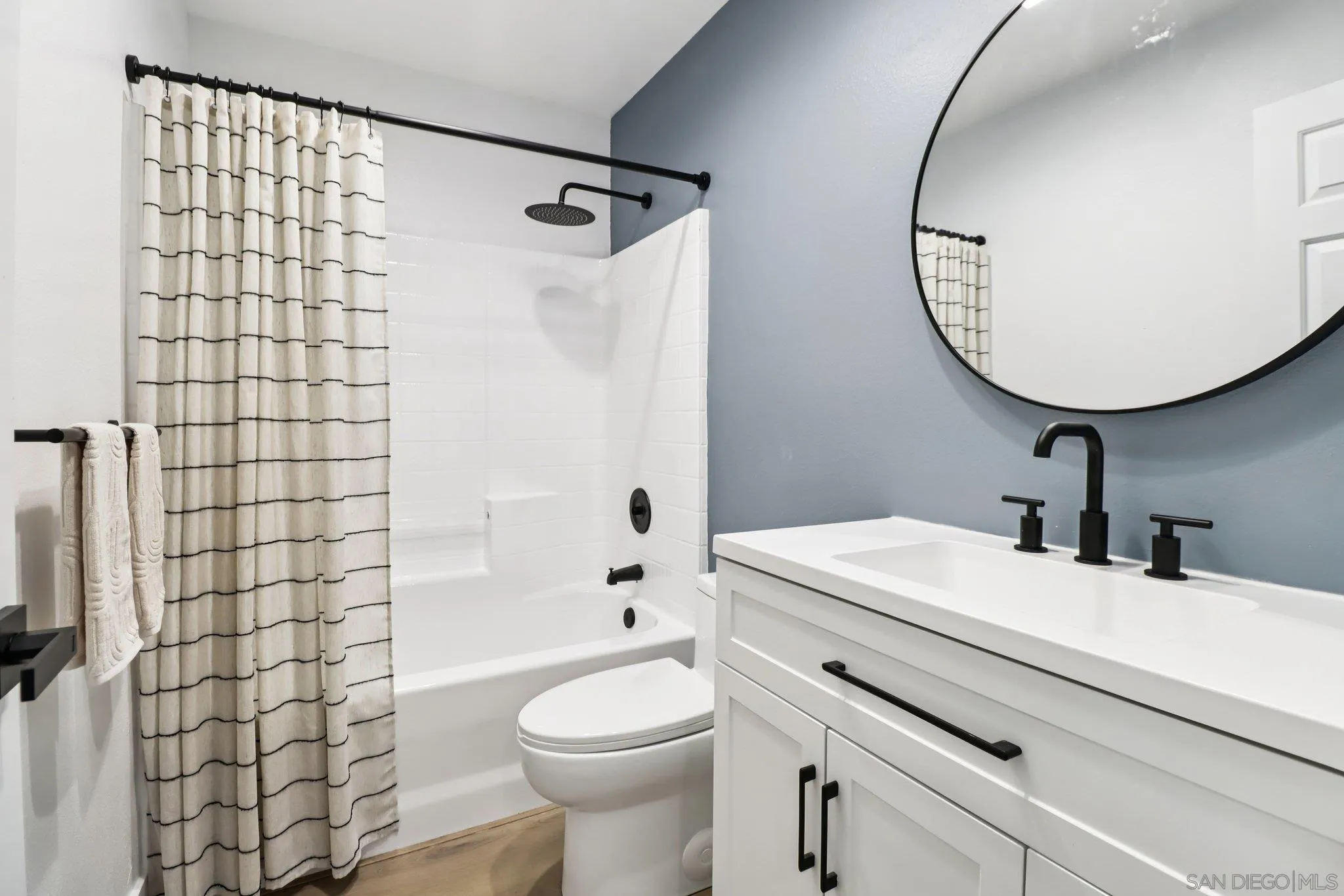https://cdn.realtyfeed.com/cdn/127/260003915/5fe016ab487867ecec4719bb2f88d431.webp