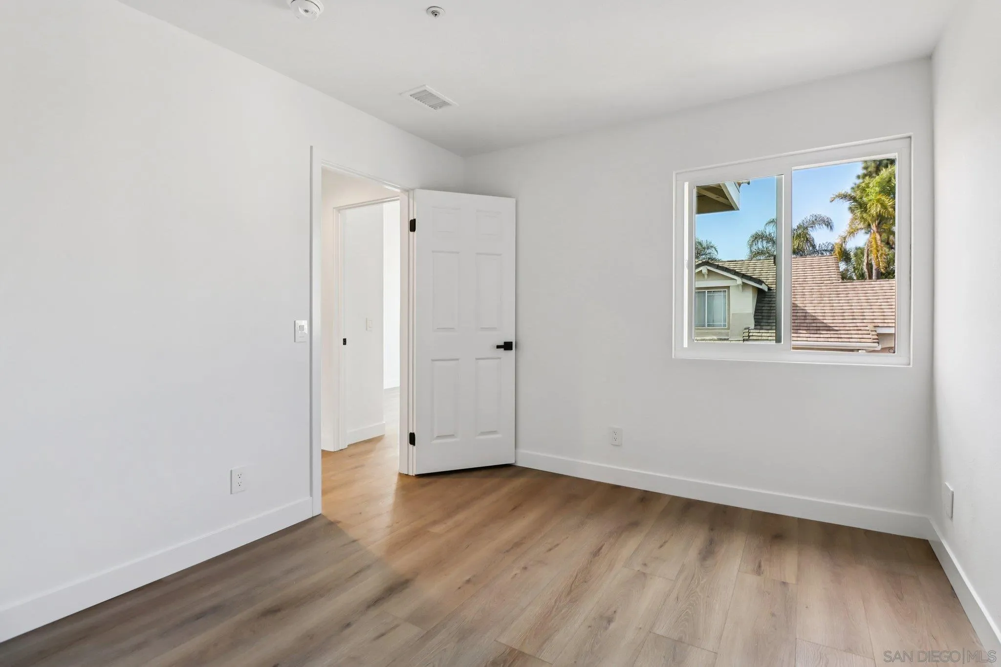 https://cdn.realtyfeed.com/cdn/127/260003915/6dd3ed9d0d7eecc8edf4af03390ce2ec.webp