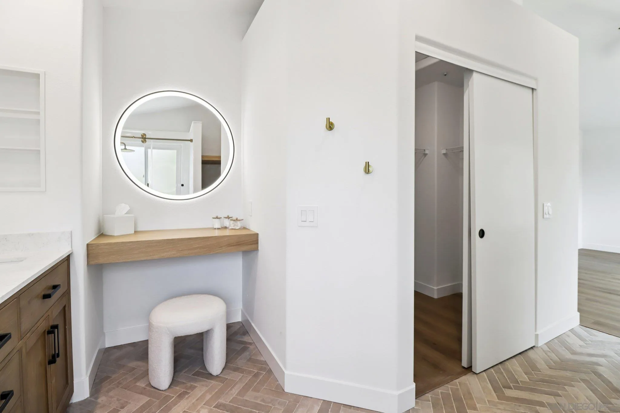 https://cdn.realtyfeed.com/cdn/127/260003915/8dd91b8be21d311c9fadaa22ac02d362.webp