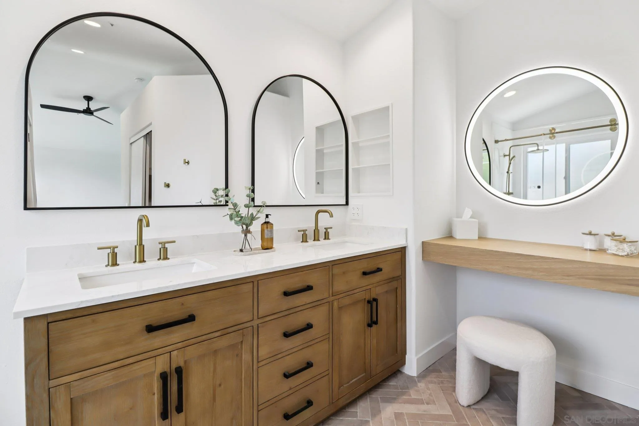 https://cdn.realtyfeed.com/cdn/127/260003915/c0c4b99d1510152532cdcca7f3f92085.webp