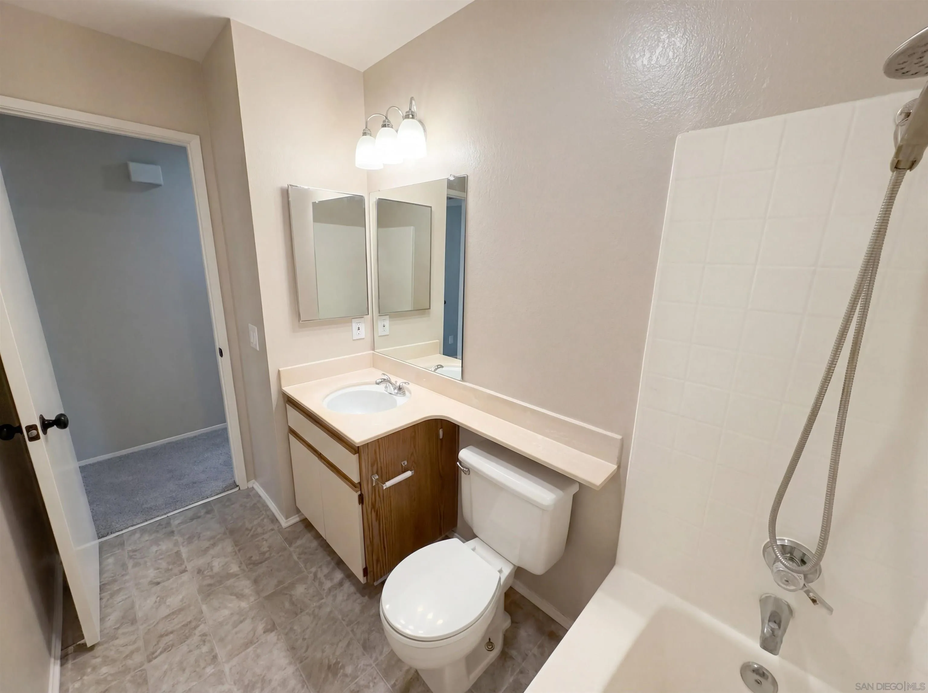 https://cdn.realtyfeed.com/cdn/127/260003916/3638dccbf331b6c9acf4b9762d2cc24f.webp