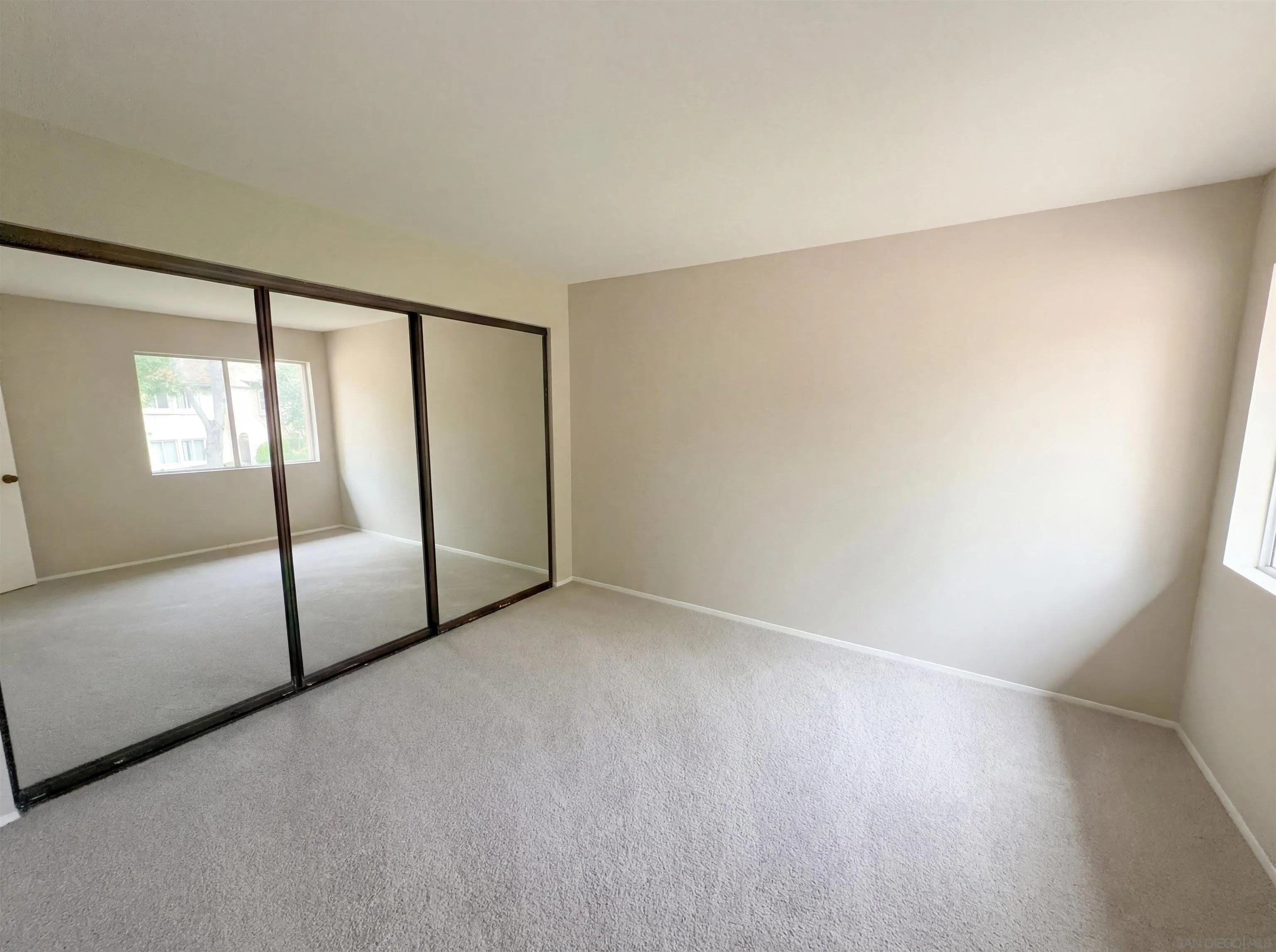 https://cdn.realtyfeed.com/cdn/127/260003916/f4b9e9a6d34658bbd3201f5acec44d62.webp