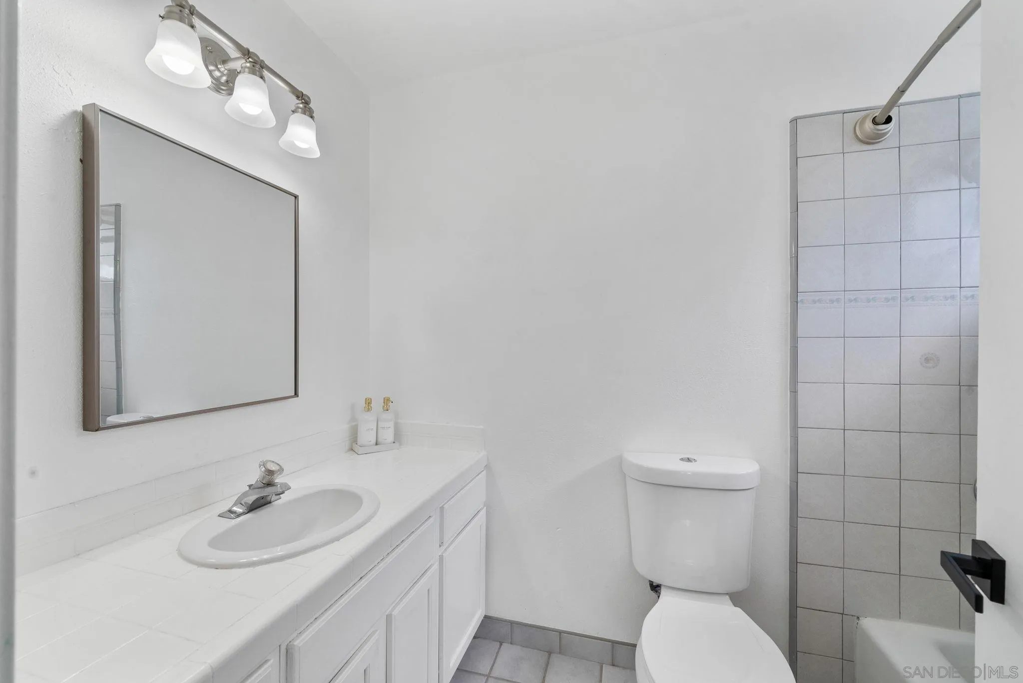 https://cdn.realtyfeed.com/cdn/127/260003917/d1c3c1dbe28b433ebcef93c5353170f9.webp