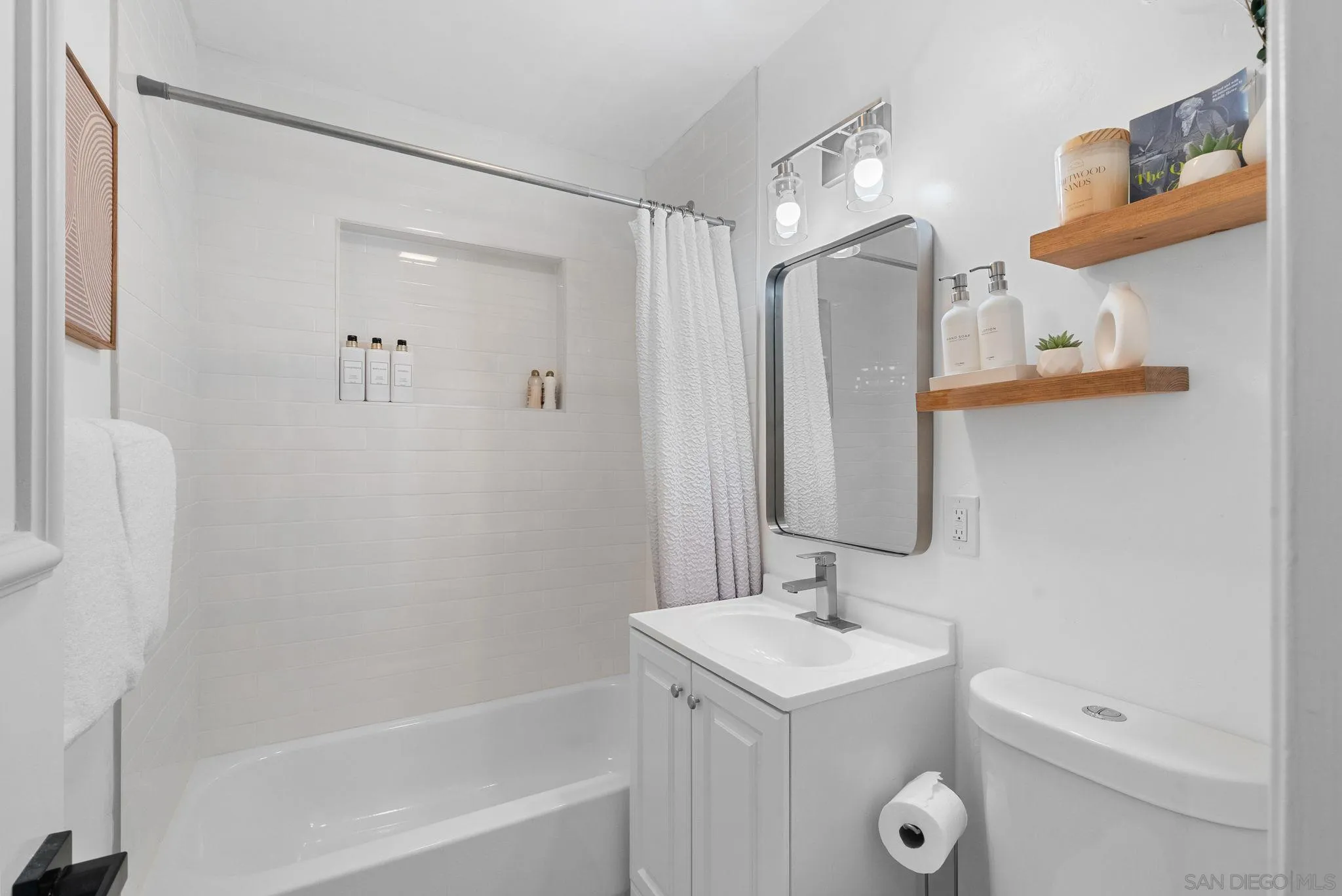 https://cdn.realtyfeed.com/cdn/127/260003917/d8cce6826387c7b27ba977c1e4462240.webp