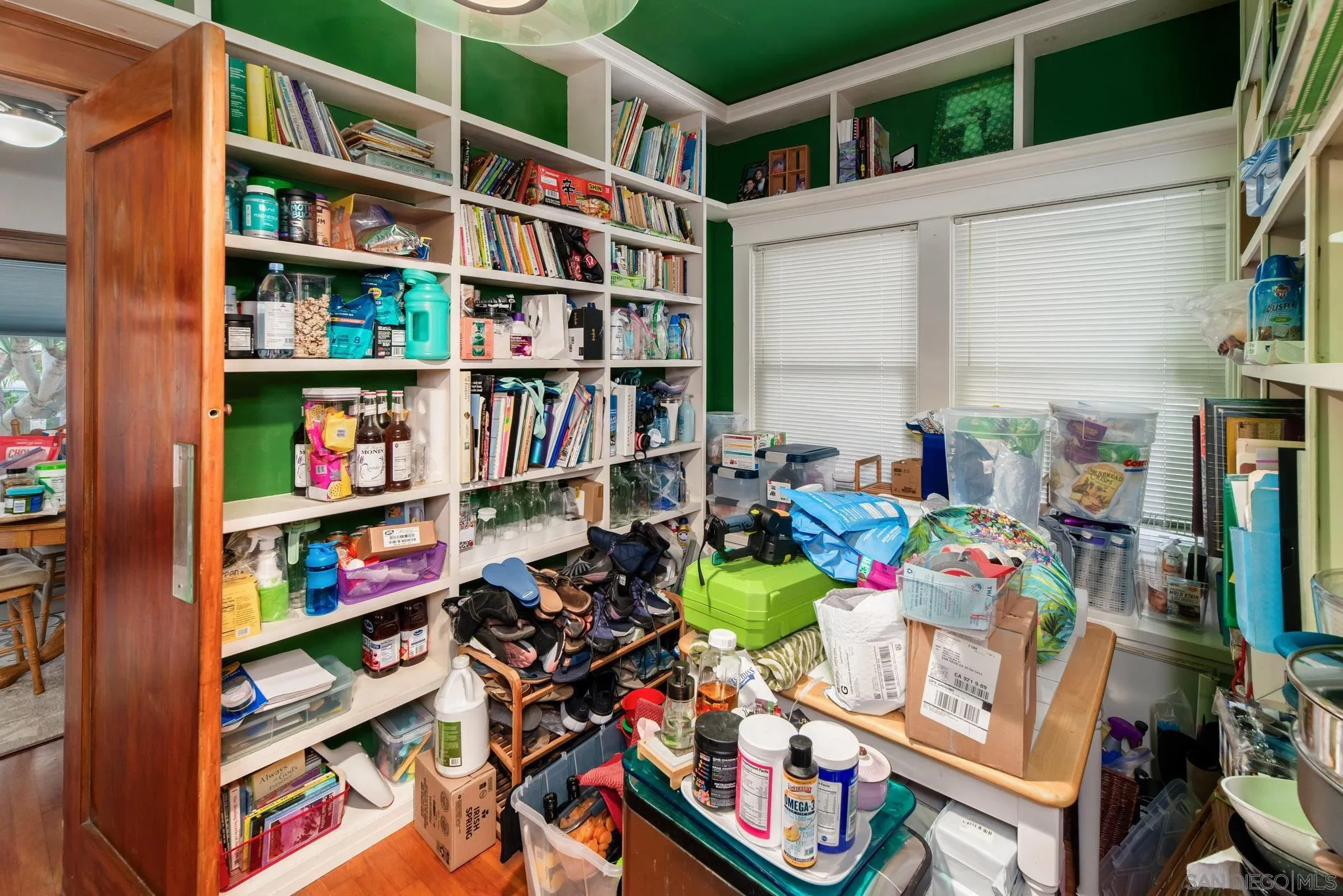https://cdn.realtyfeed.com/cdn/127/260003925/2cff7e50632b4ca710691f5f51a40ccb.webp