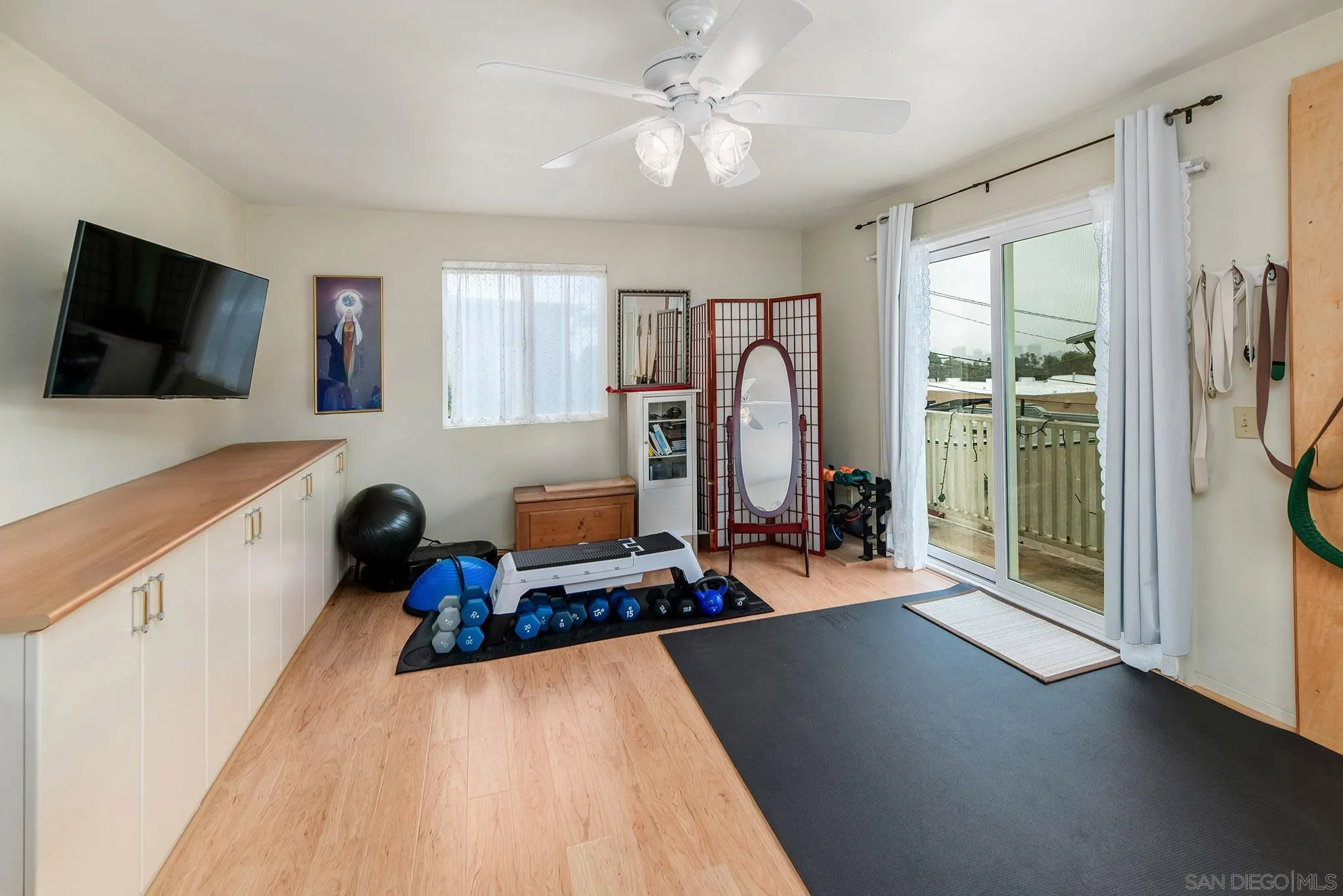 https://cdn.realtyfeed.com/cdn/127/260003925/433b53765fb722385b399fd1e7993b6c.webp