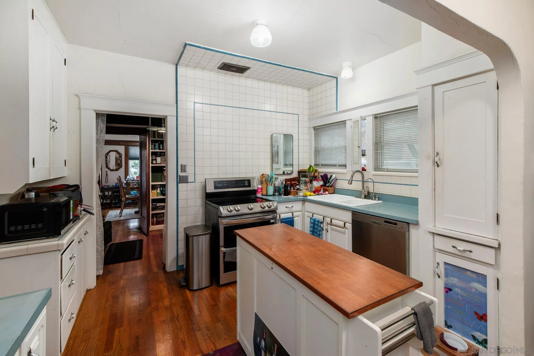 https://cdn.realtyfeed.com/cdn/127/260003925/9d76bdad67247731450b8729ebc863aa.webp
