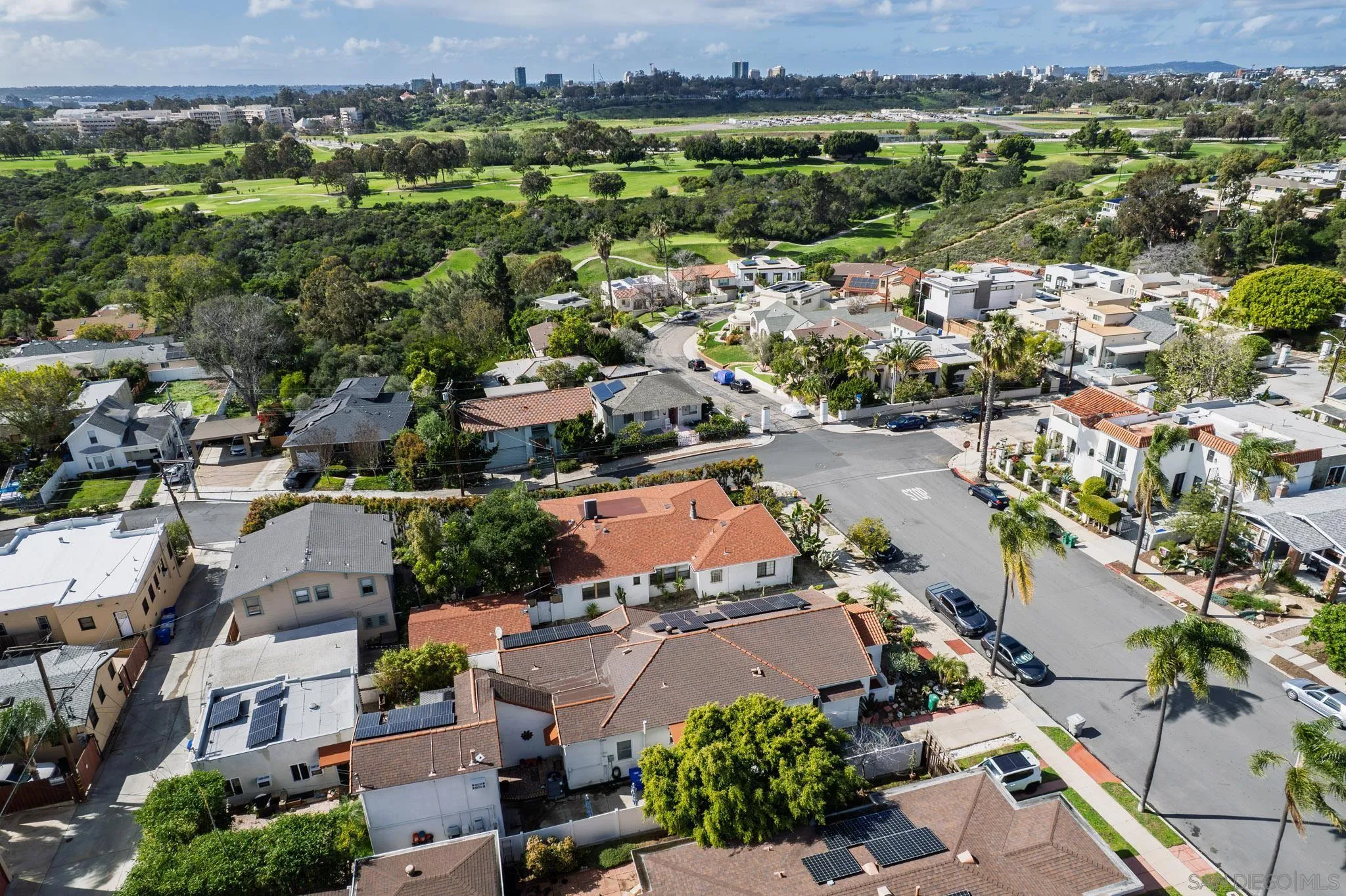 https://cdn.realtyfeed.com/cdn/127/260003925/c259460143b4a9e1e83fcc9e105ab982.webp