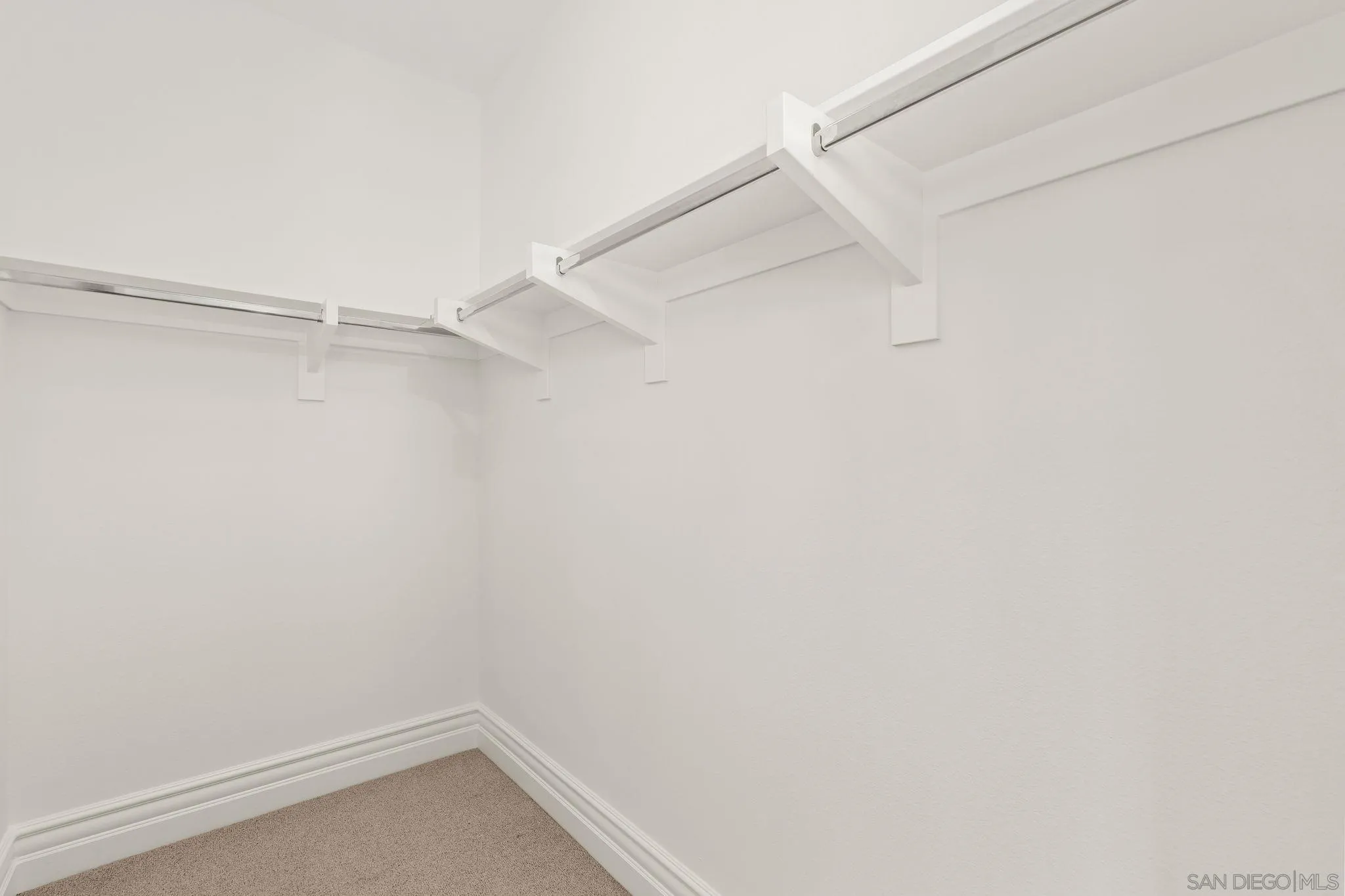 https://cdn.realtyfeed.com/cdn/127/260003927/0a4235ec5f0ae2fd51e4d4d90a055bee.webp