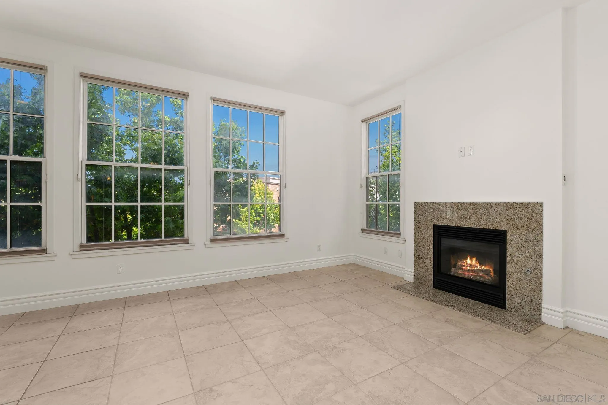 https://cdn.realtyfeed.com/cdn/127/260003927/0f602958a5a61af678da15ef90de89b8.webp