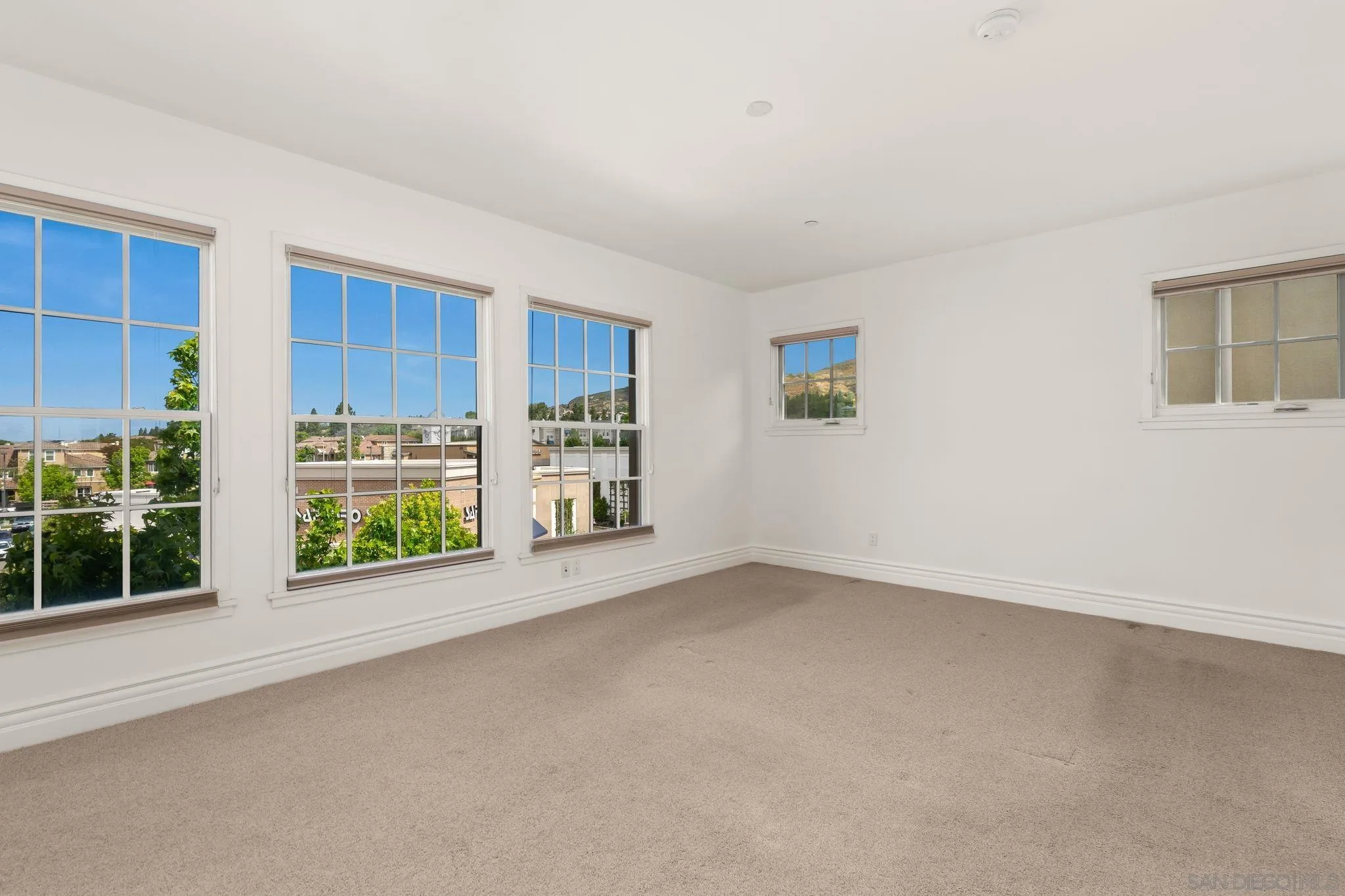 https://cdn.realtyfeed.com/cdn/127/260003927/8aa27c9b6f1d3cb2e8534728e12d4230.webp