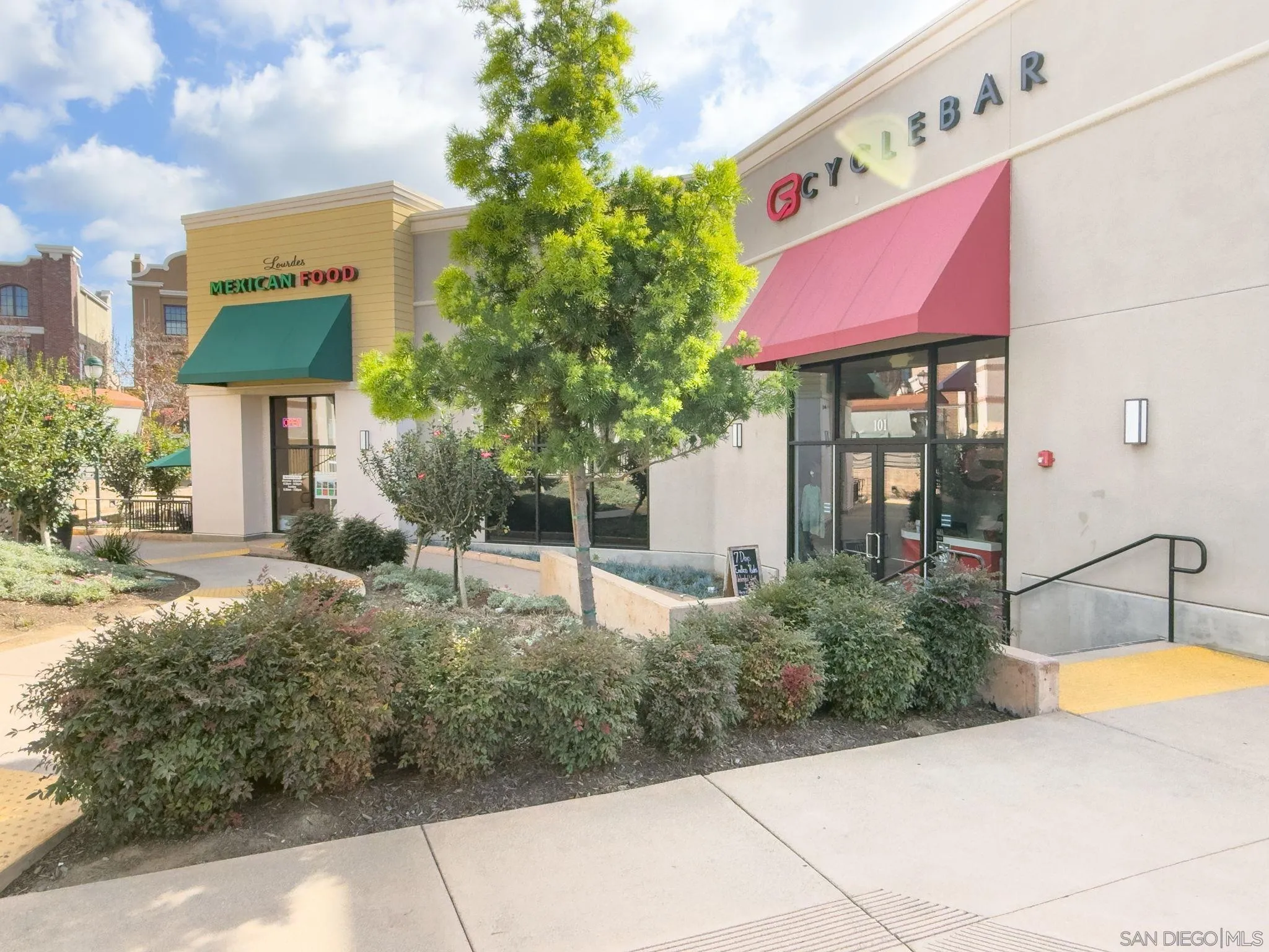 https://cdn.realtyfeed.com/cdn/127/260003927/8d0c69697ceba1452438199a468e5b25.webp