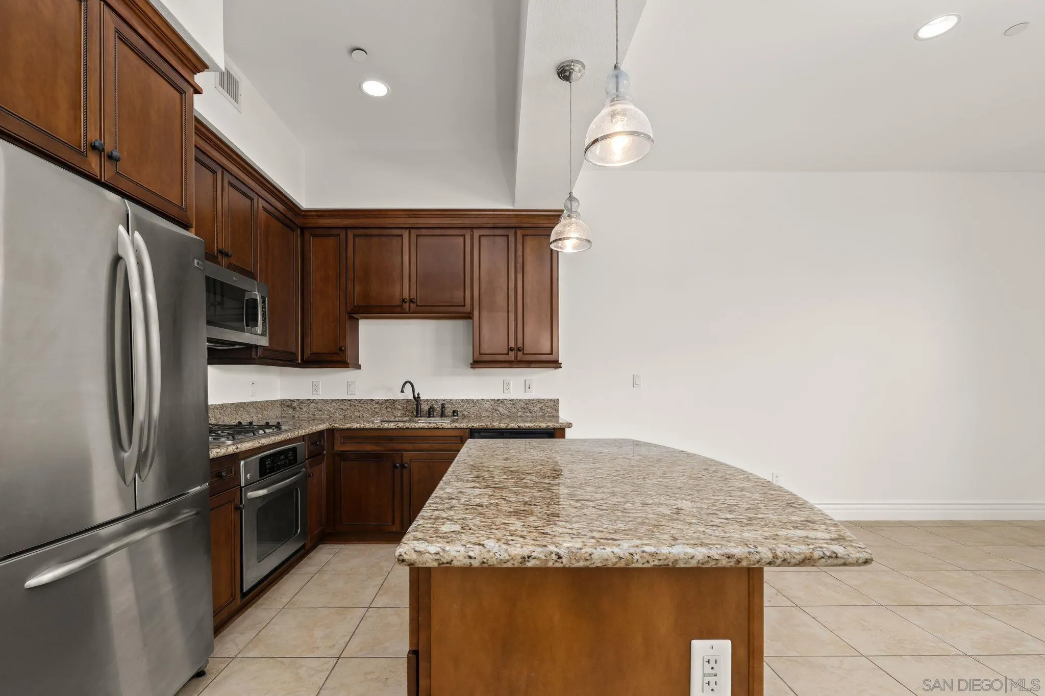 https://cdn.realtyfeed.com/cdn/127/260003927/b131d90fca0b956b8fa0cc6b82b140e9.webp