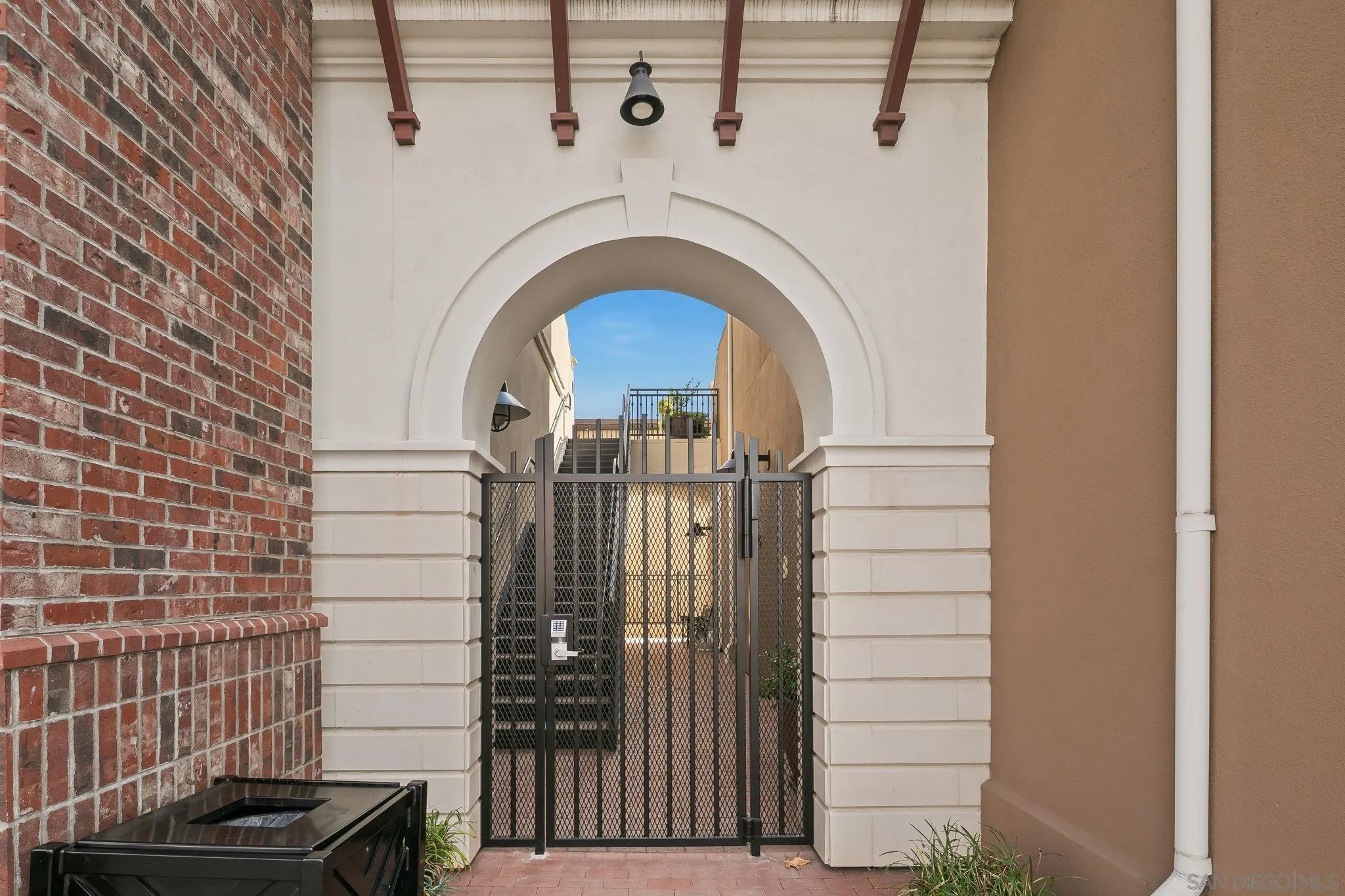 https://cdn.realtyfeed.com/cdn/127/260003927/d60056e53b2f25be43e11cad5b52118c.webp