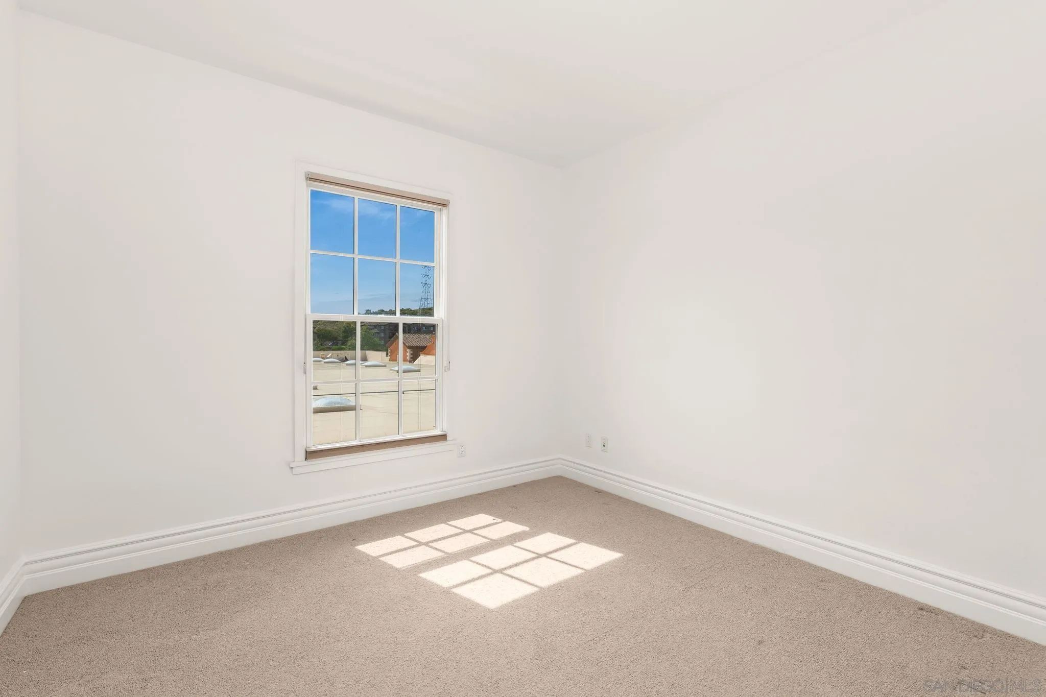 https://cdn.realtyfeed.com/cdn/127/260003927/dbdb1cc54e6f623deabc24f3b3d05a99.webp