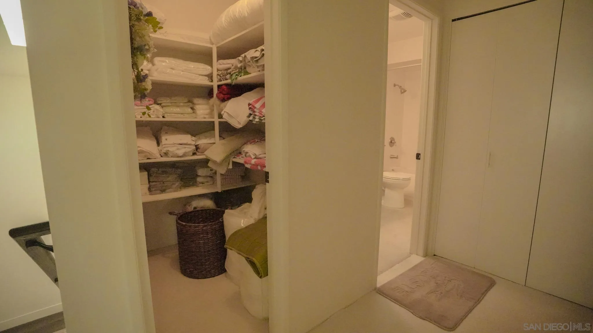 https://cdn.realtyfeed.com/cdn/127/260003929/666979a31d3da6bdc2273b493c3d812d.webp