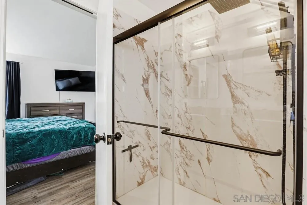 https://cdn.realtyfeed.com/cdn/127/260003930/663f373a5bbb01cf986e70e8c77ad5ad.webp