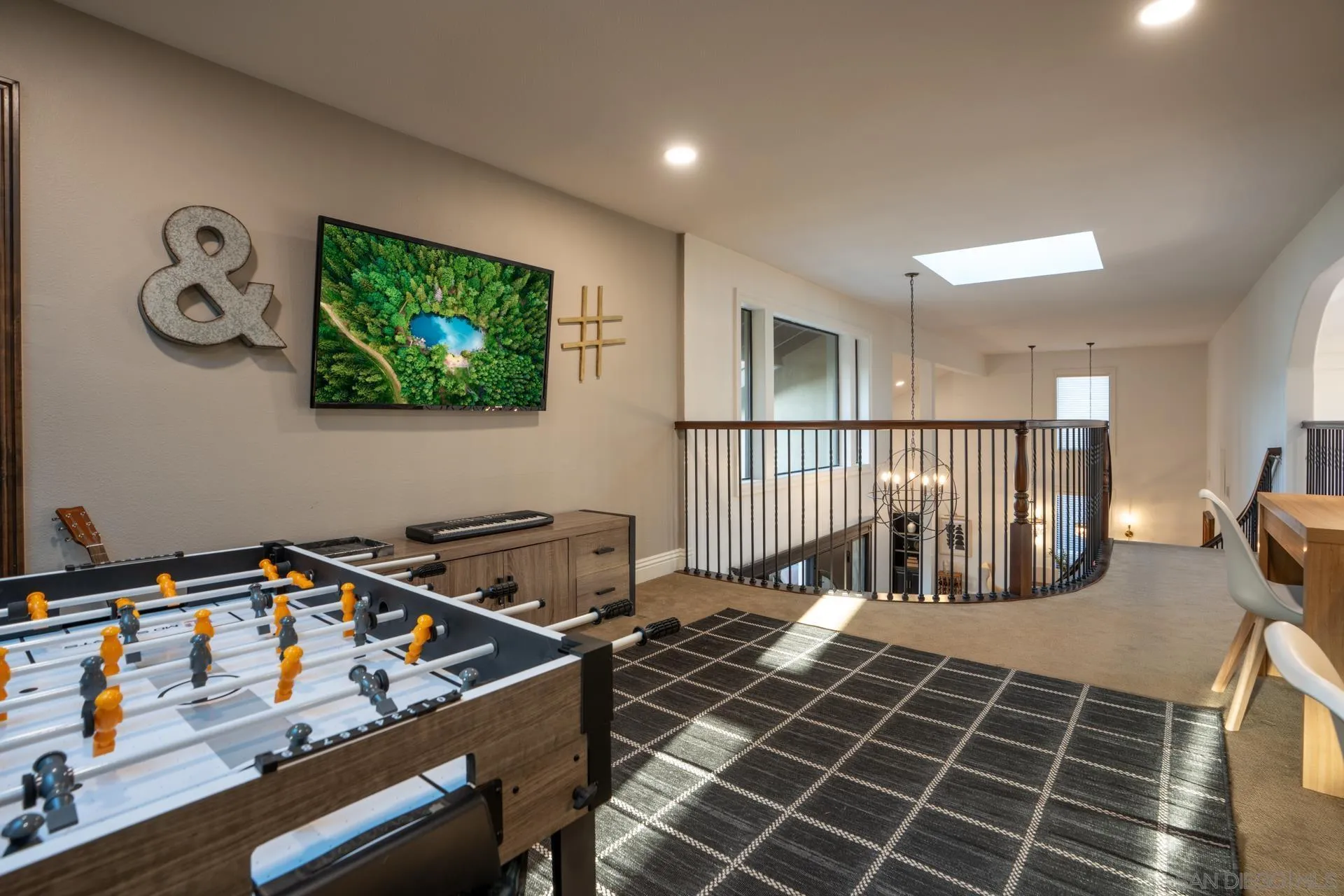 https://cdn.realtyfeed.com/cdn/127/260003936/738d1b8d582d9add36c9485806d48af8.webp
